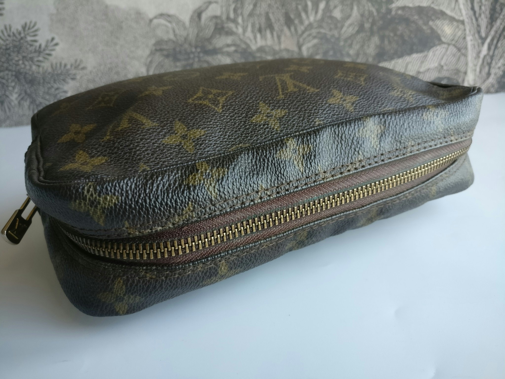 Louis Vuitton Trousse Toilette 23