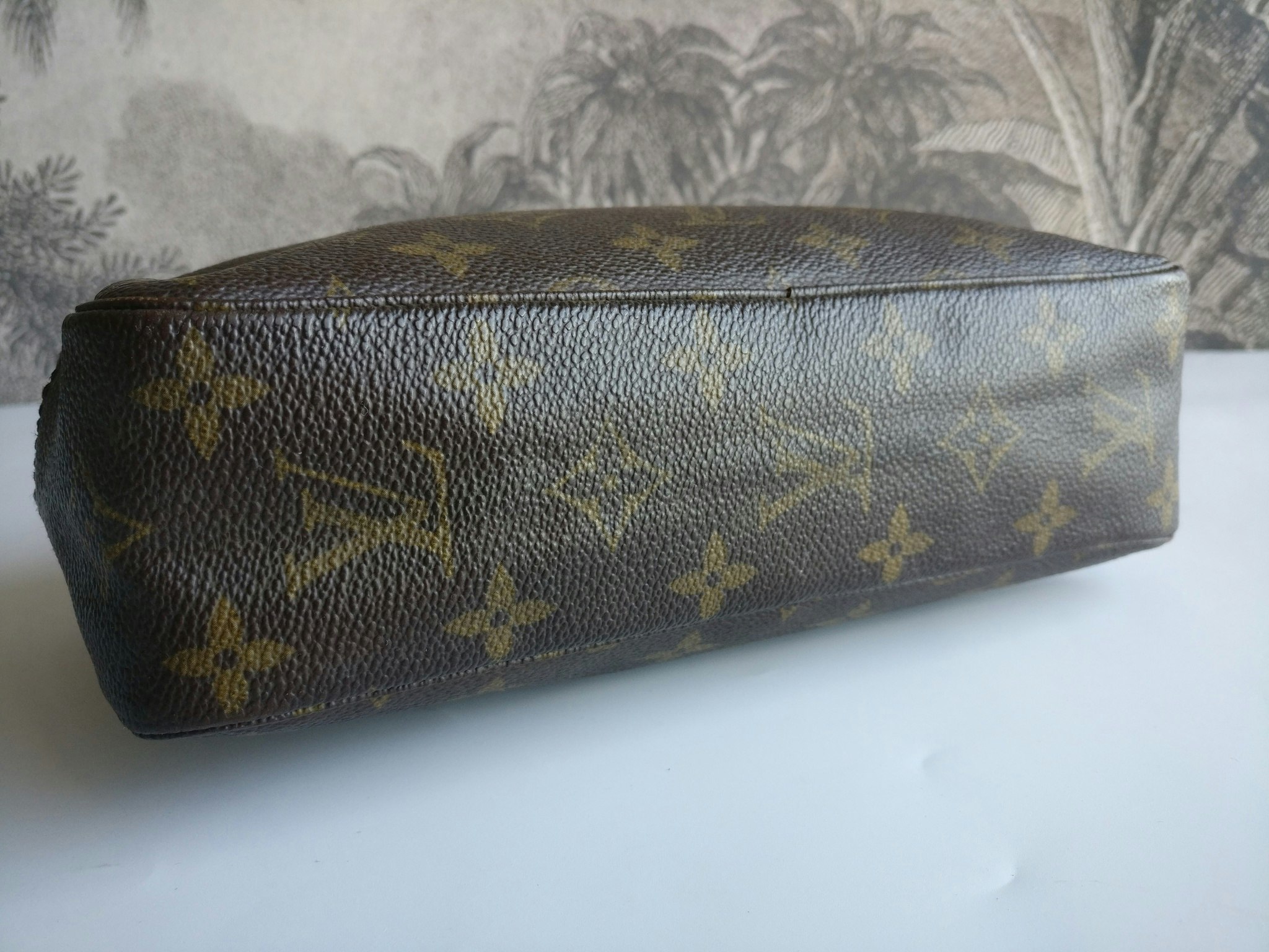 Louis Vuitton Trousse Toilette 23