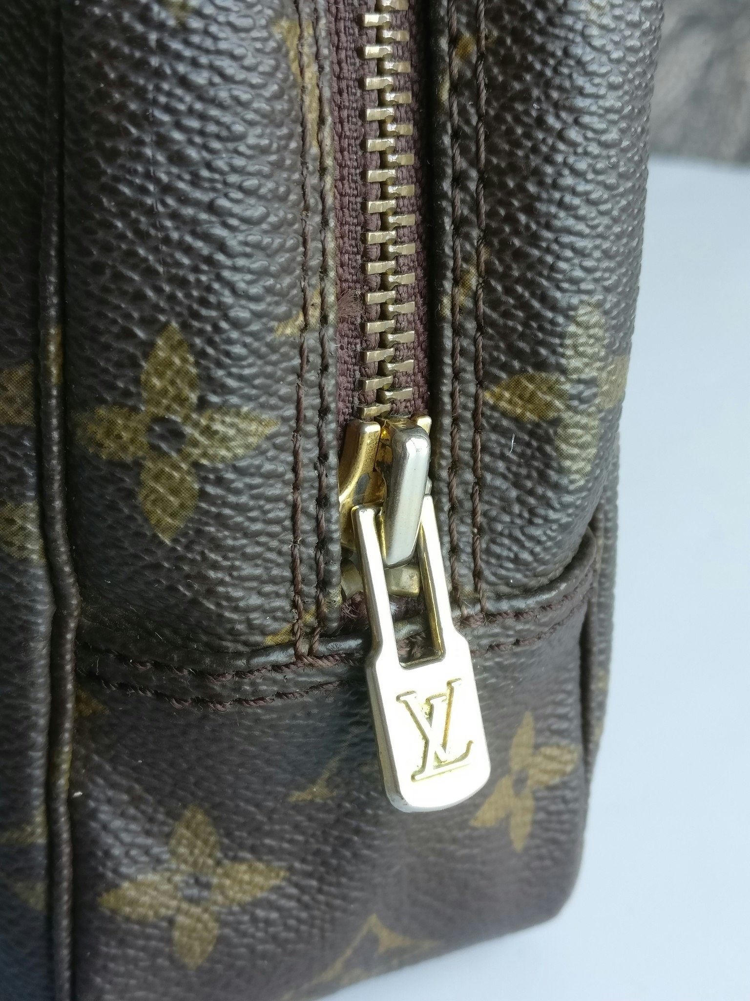 Louis Vuitton Trousse Toilette 23