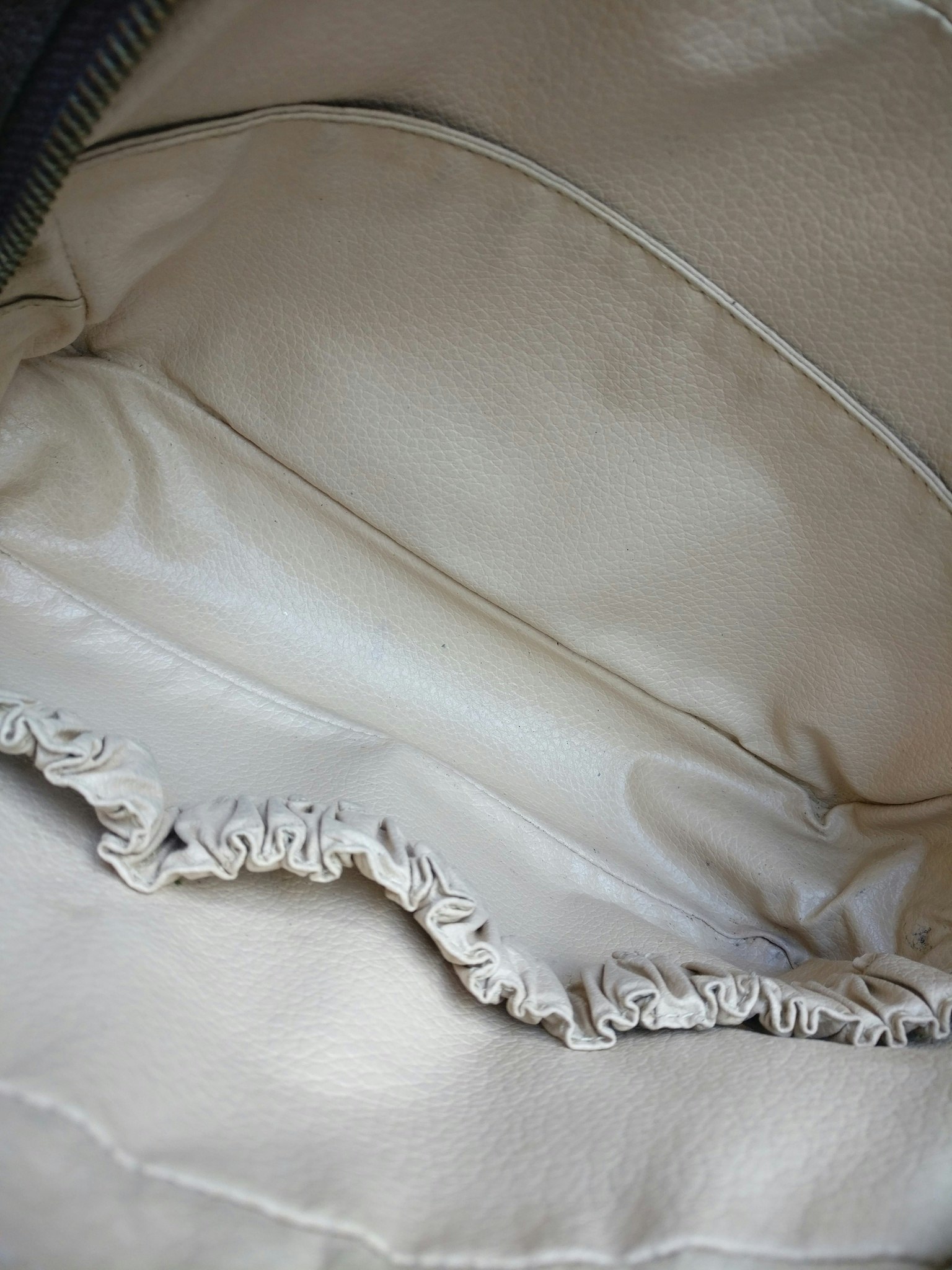 Louis Vuitton Trousse Toilette 23