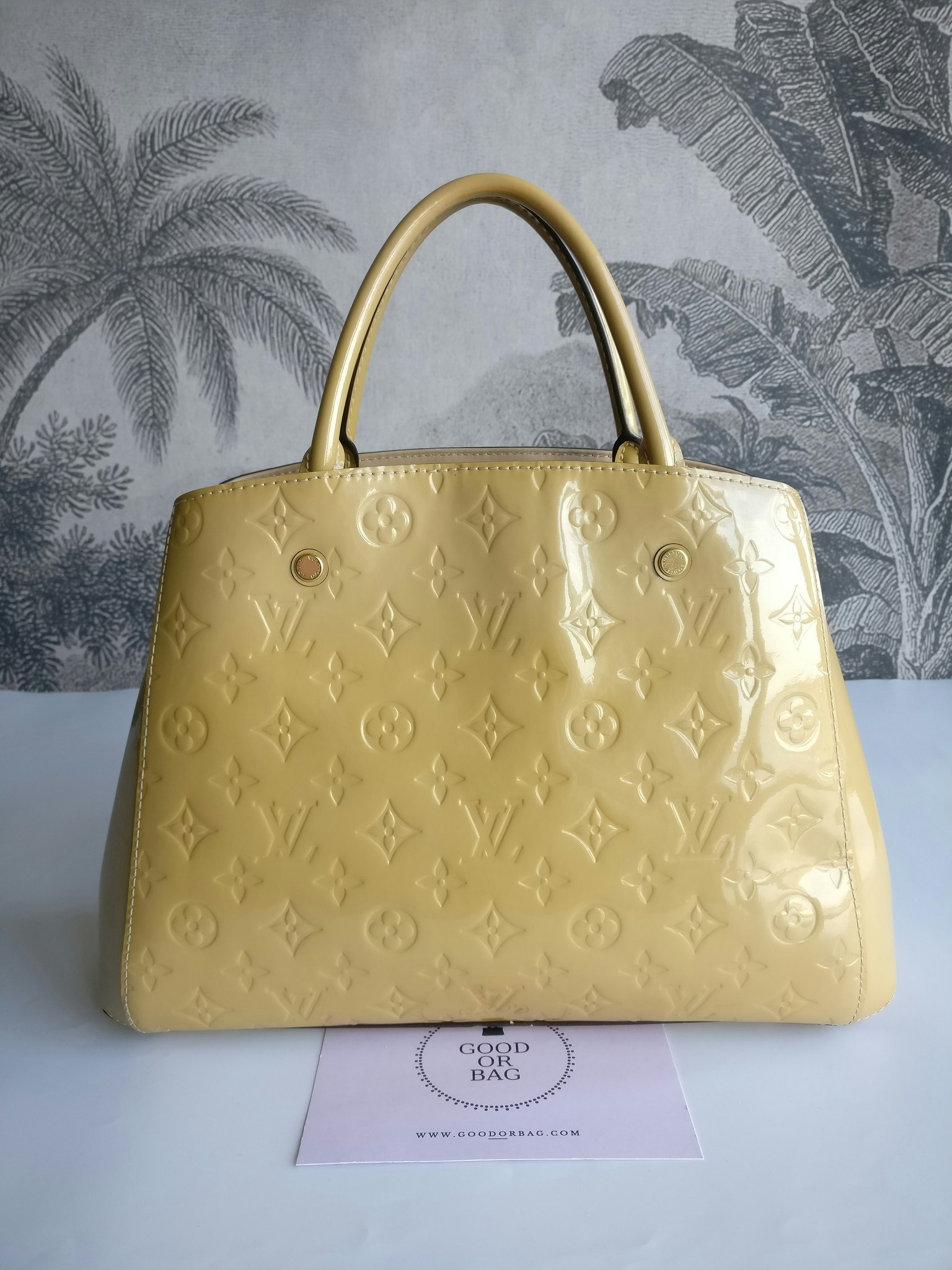 Louis Vuitton Montaigne MM vernis warm beige