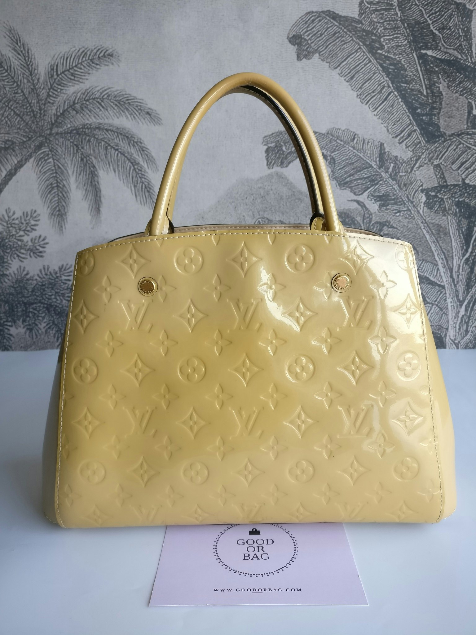 Louis Vuitton Montaigne MM vernis warm beige