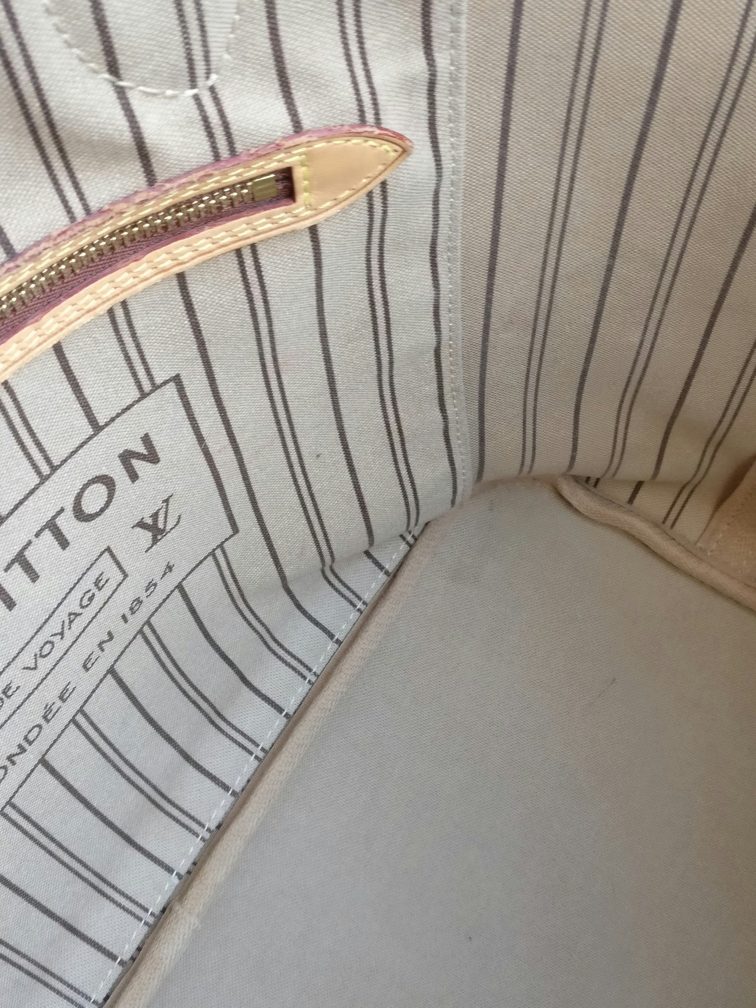 Louis Vuitton Neverfull MM