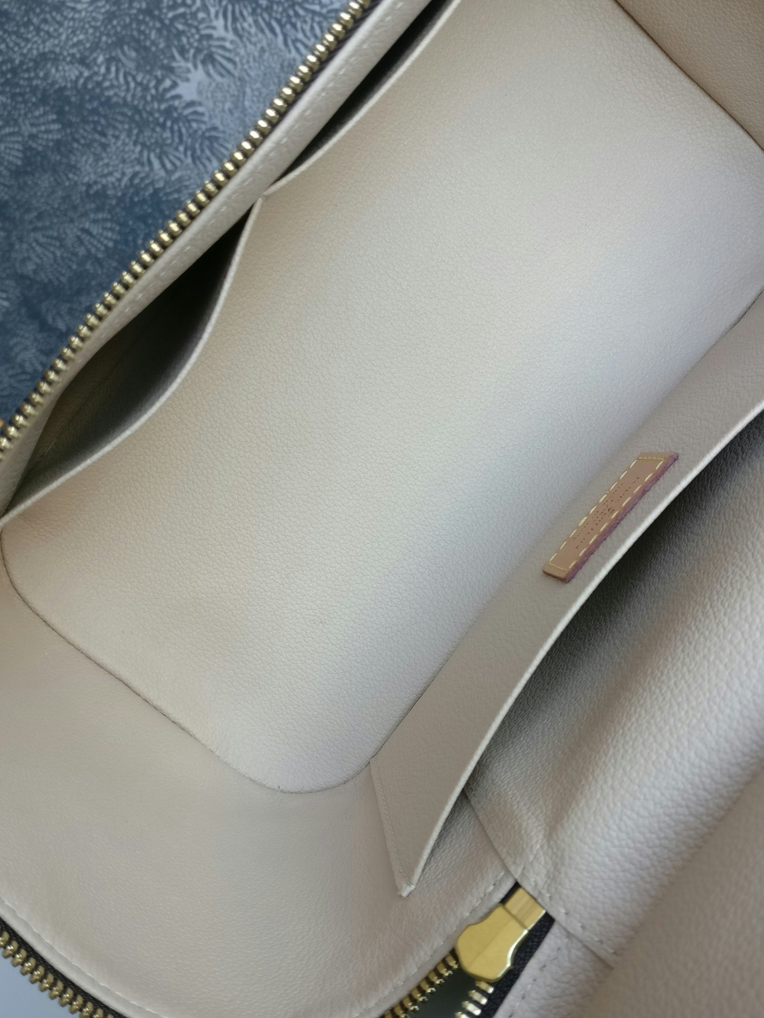 Louis Vuitton Nice BB Vanity