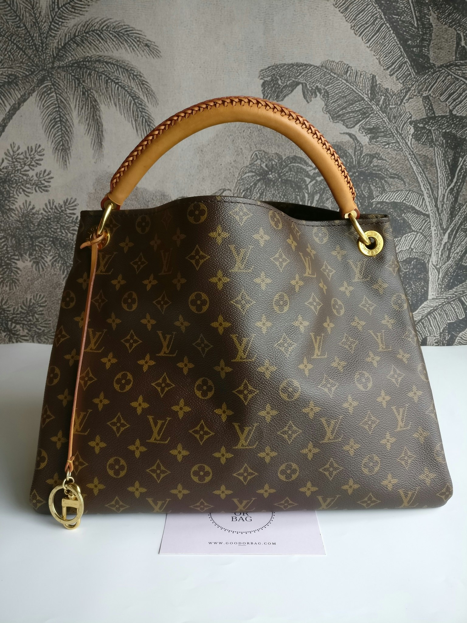 Louis Vuitton Artsy MM monogram