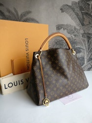 Louis Vuitton Artsy MM monogram