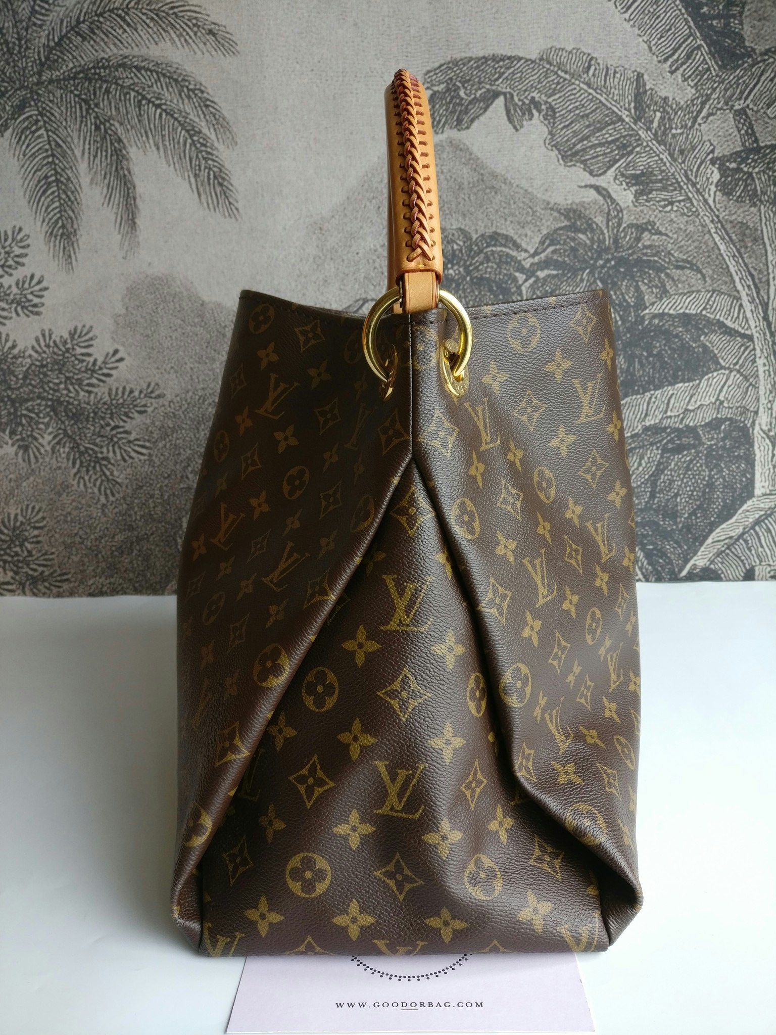 Louis Vuitton Artsy MM monogram
