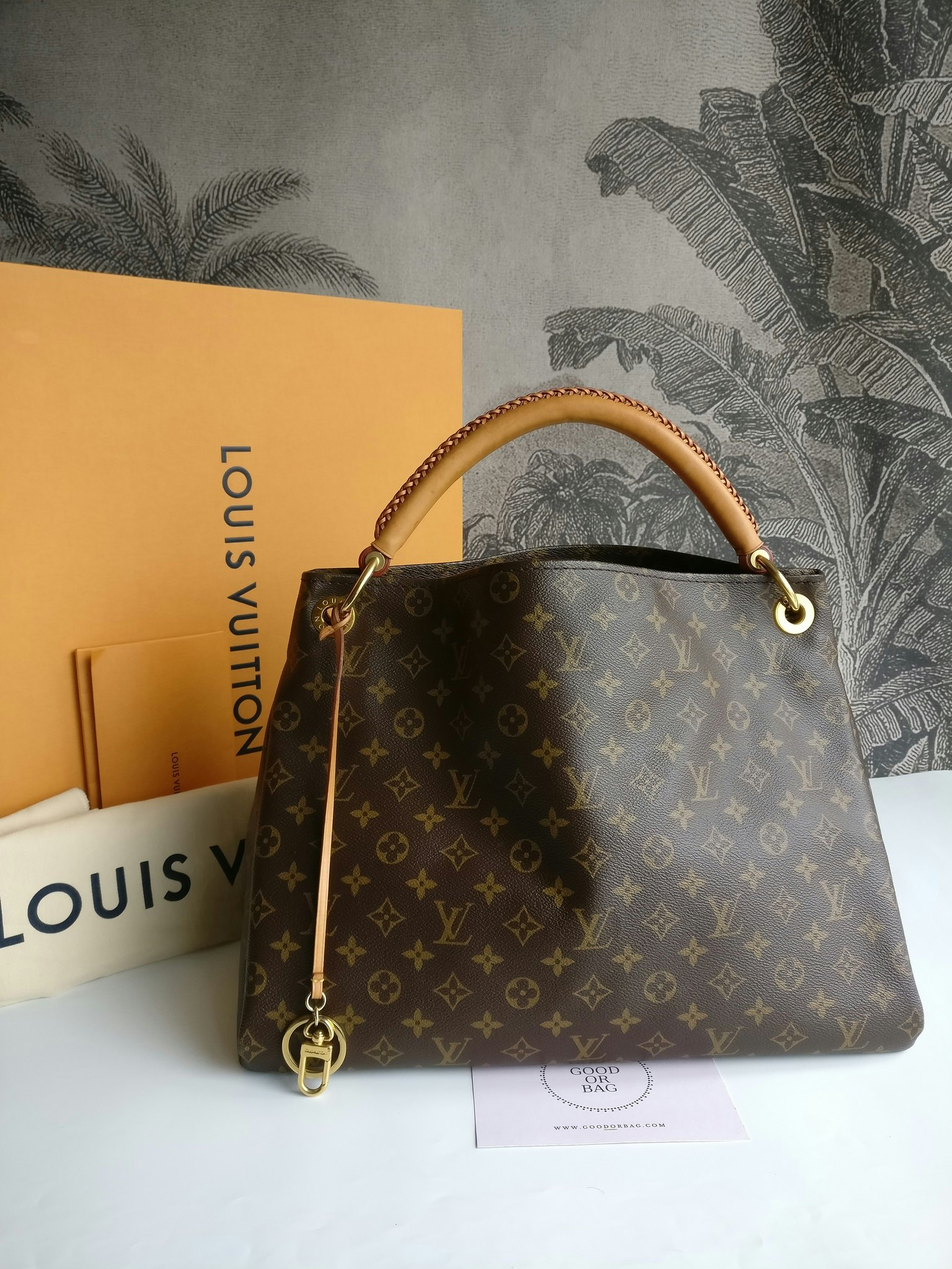 Louis Vuitton Artsy MM monogram