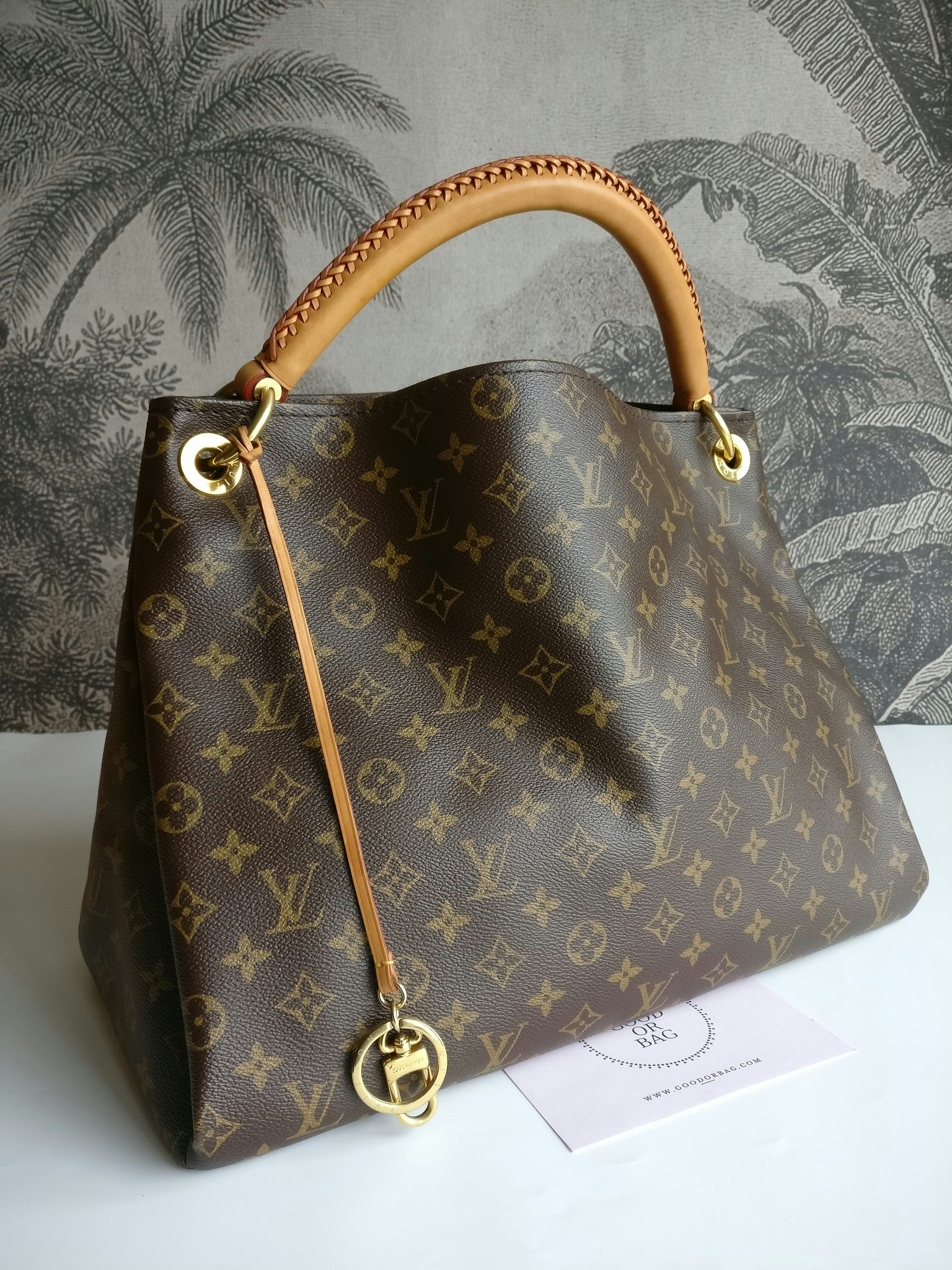 Louis Vuitton Artsy MM monogram