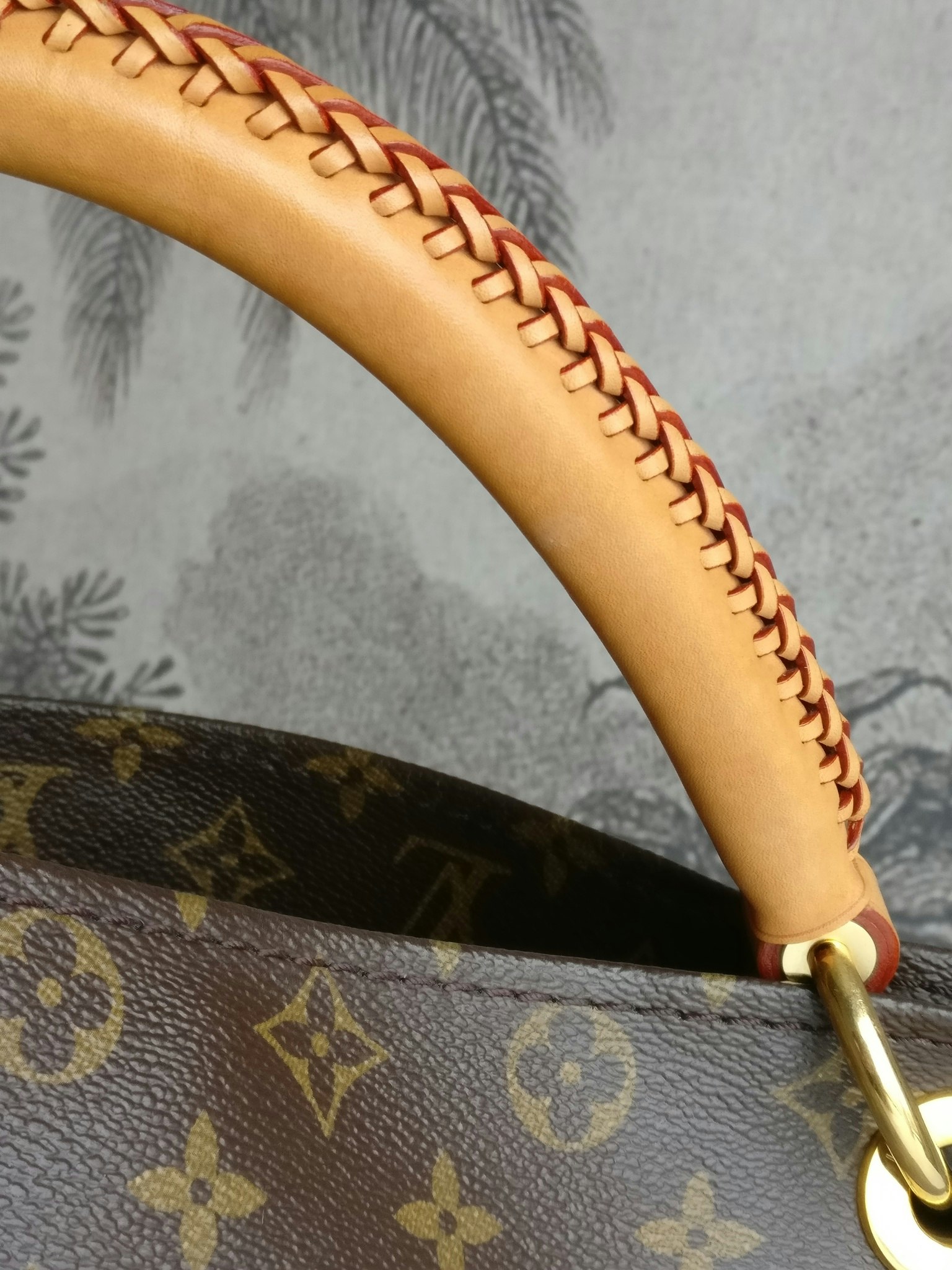 Louis Vuitton Artsy MM monogram