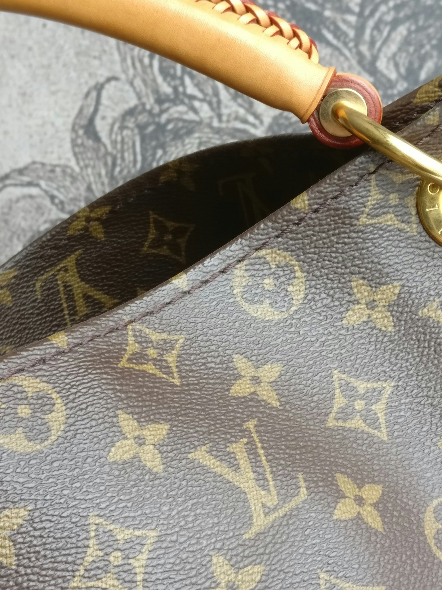 Louis Vuitton Artsy MM monogram