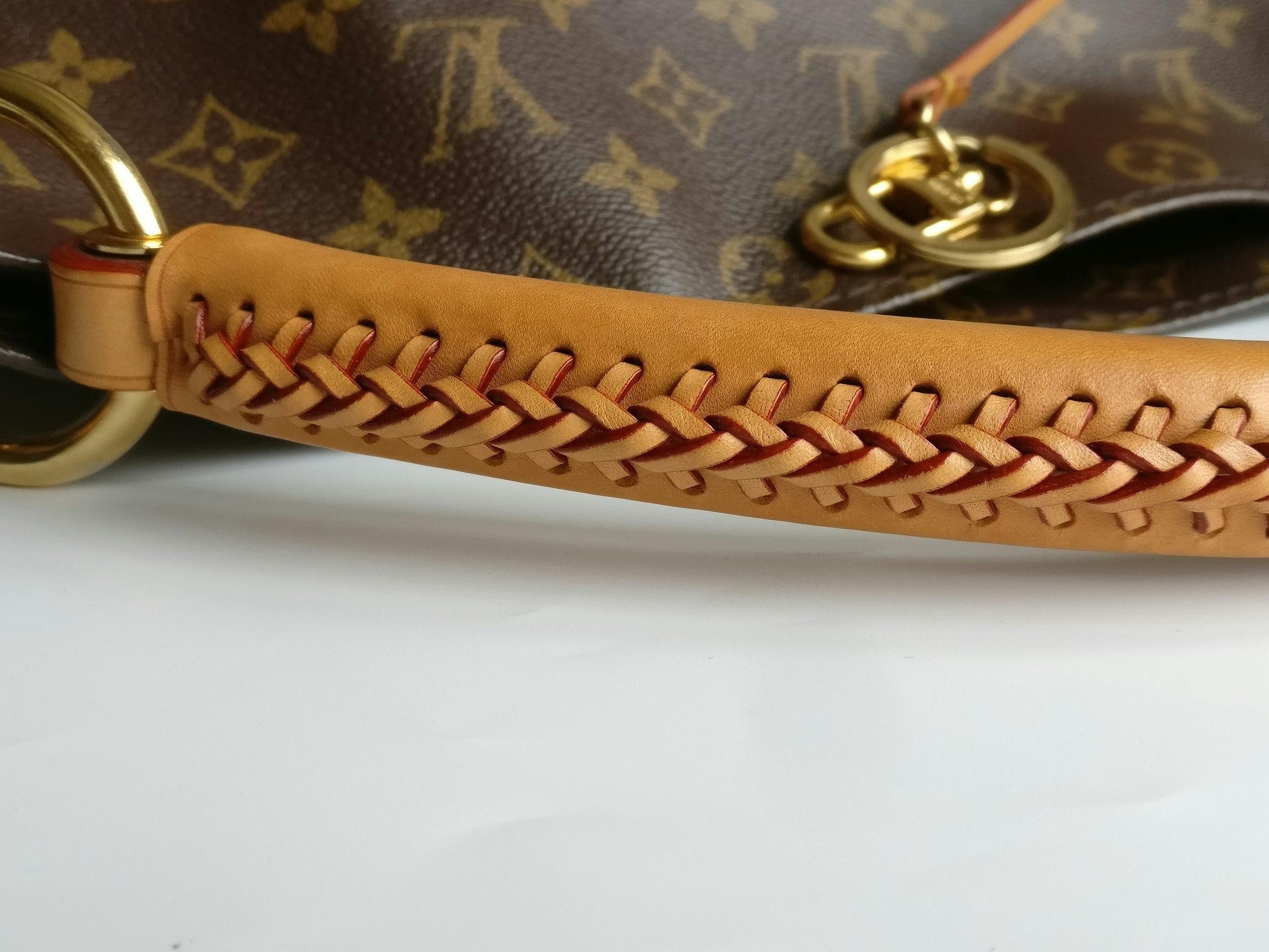 Louis Vuitton Artsy MM monogram