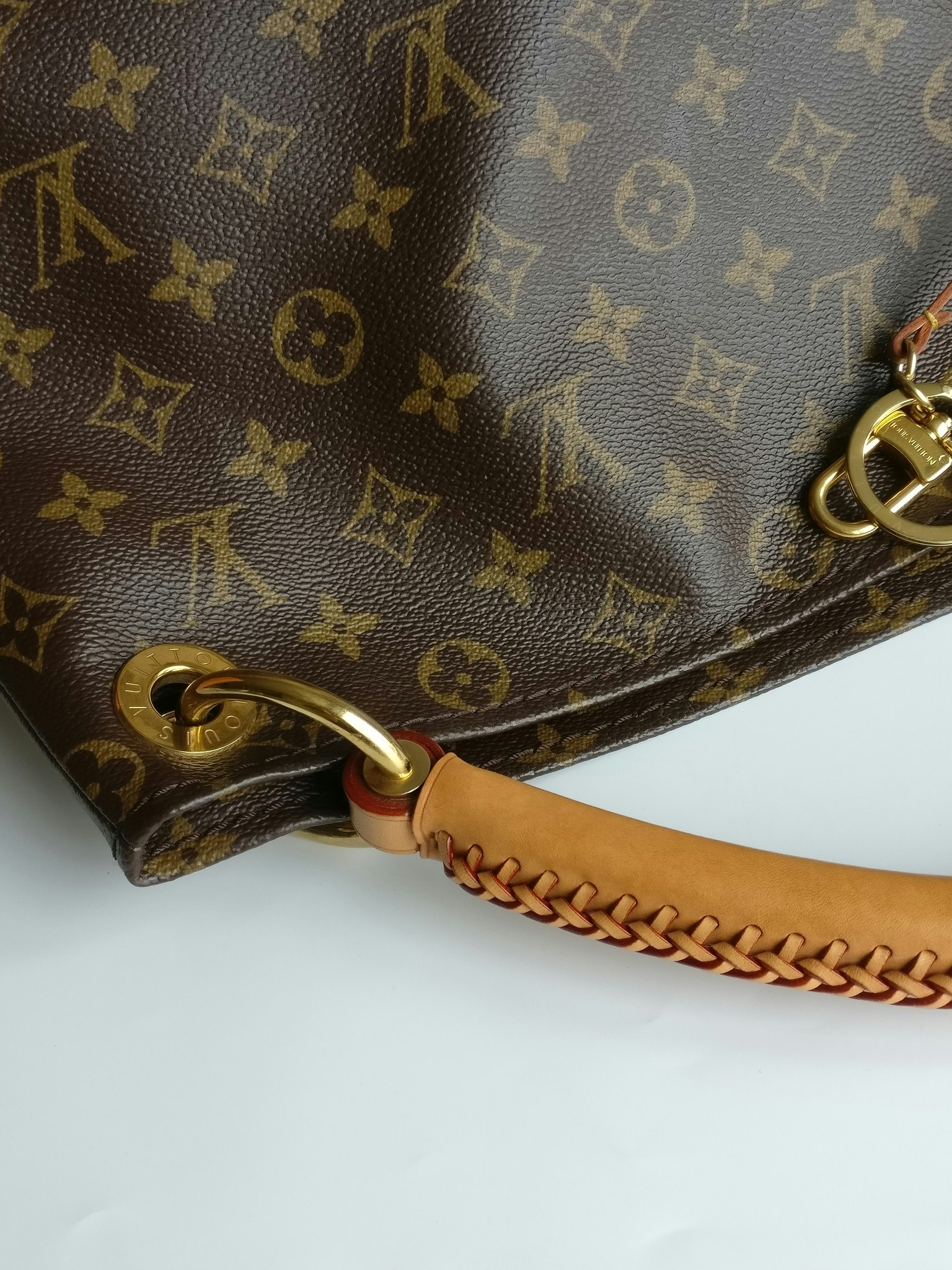Louis Vuitton Artsy MM monogram