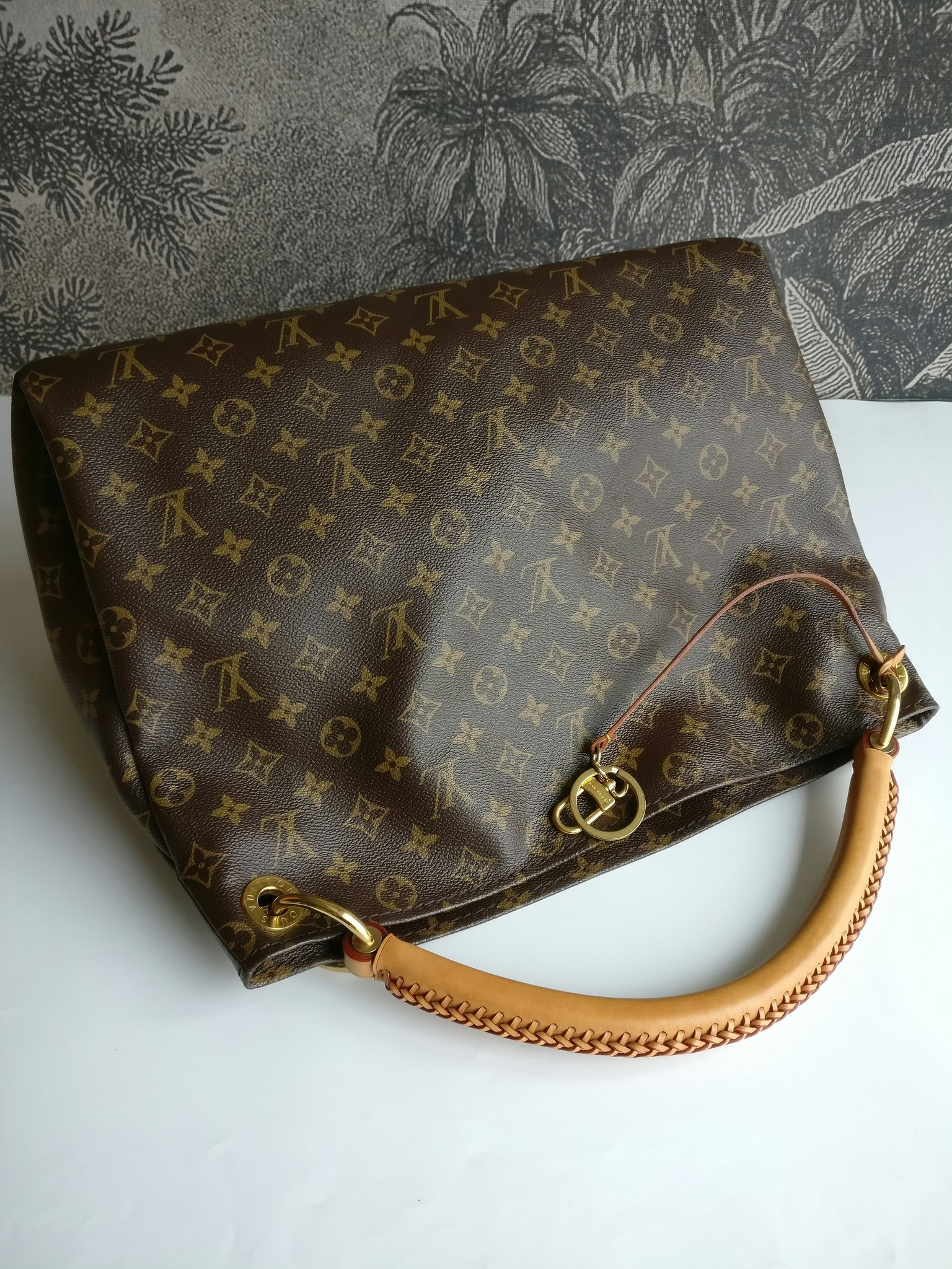 Louis Vuitton Artsy MM monogram