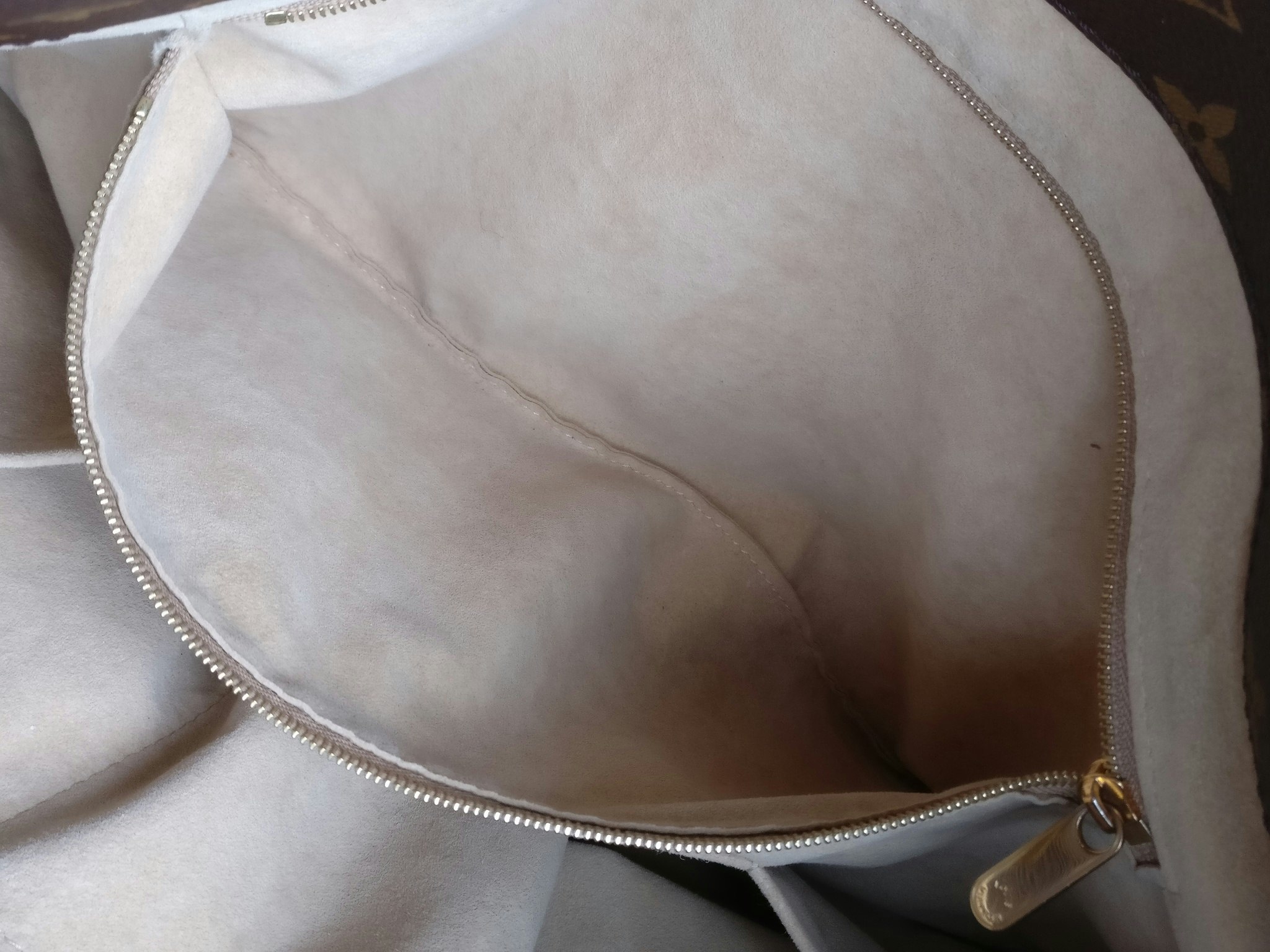Louis Vuitton Artsy MM monogram