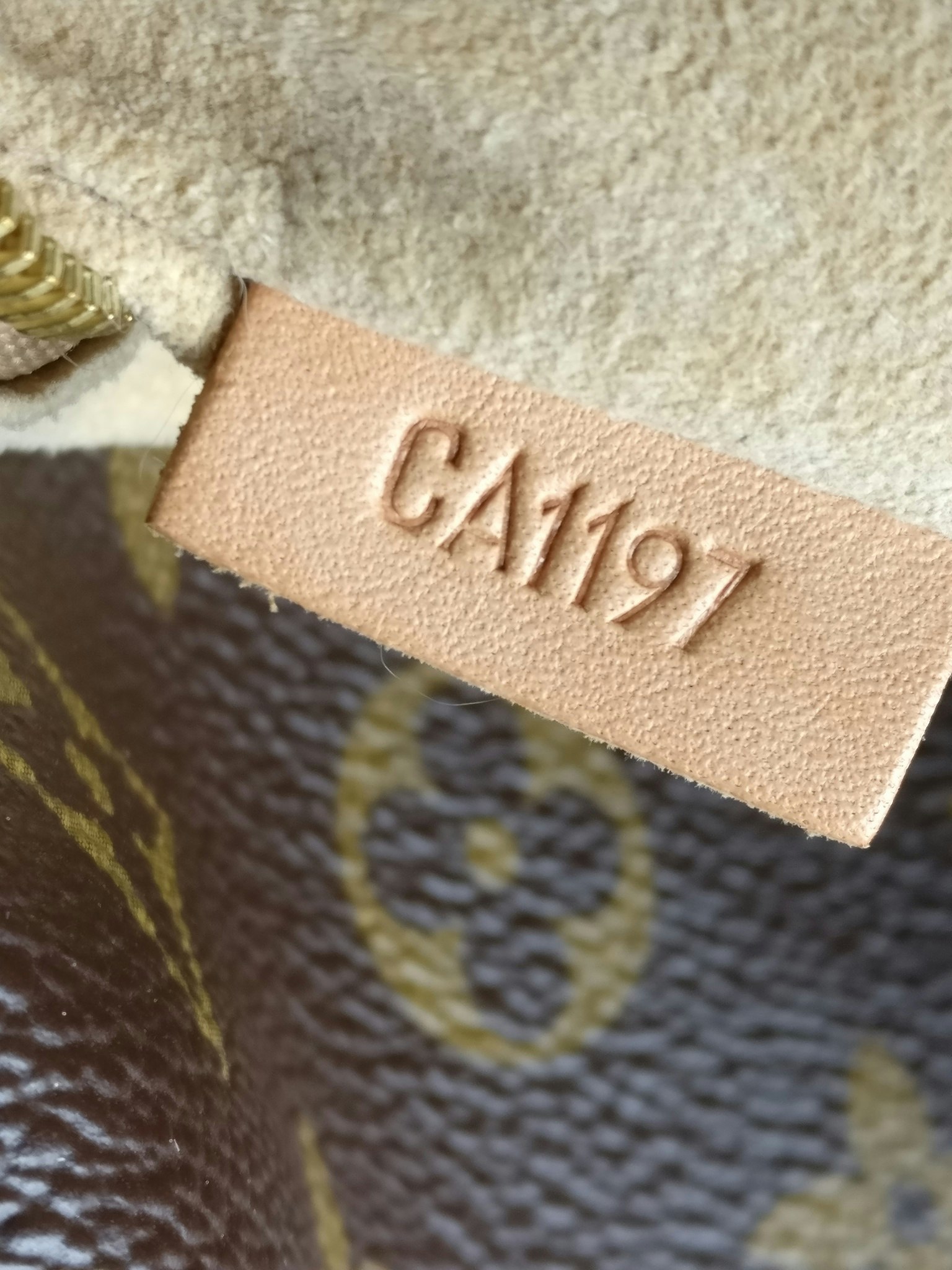 Louis Vuitton Artsy MM monogram