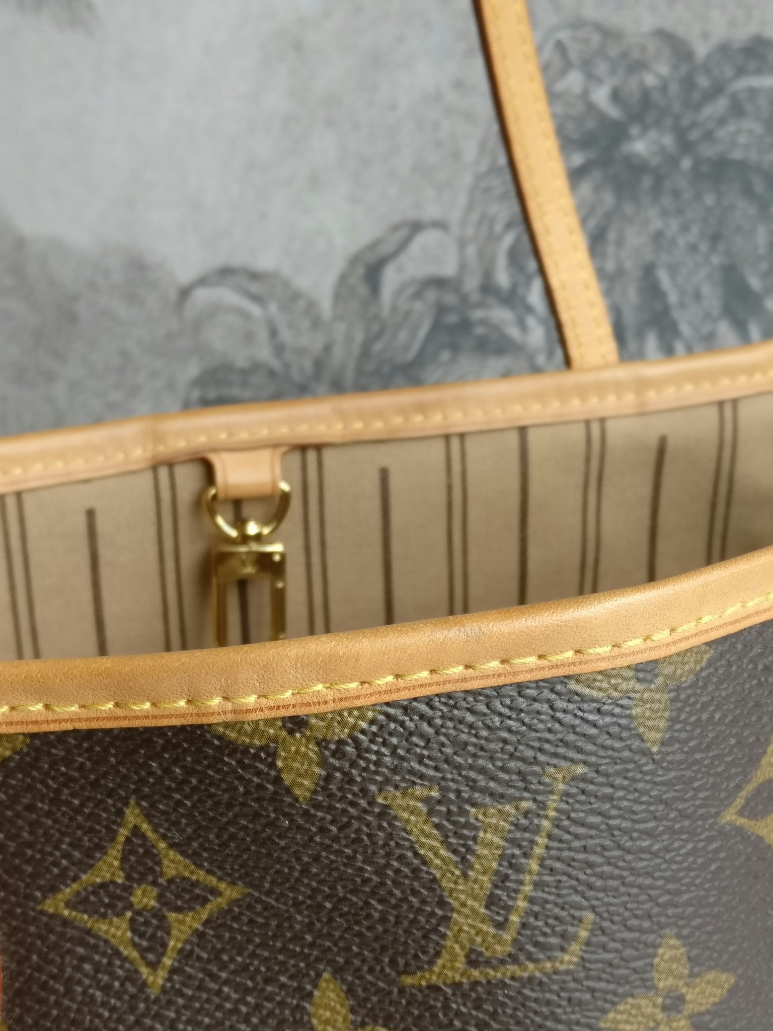 Louis Vuitton Neverfull PM