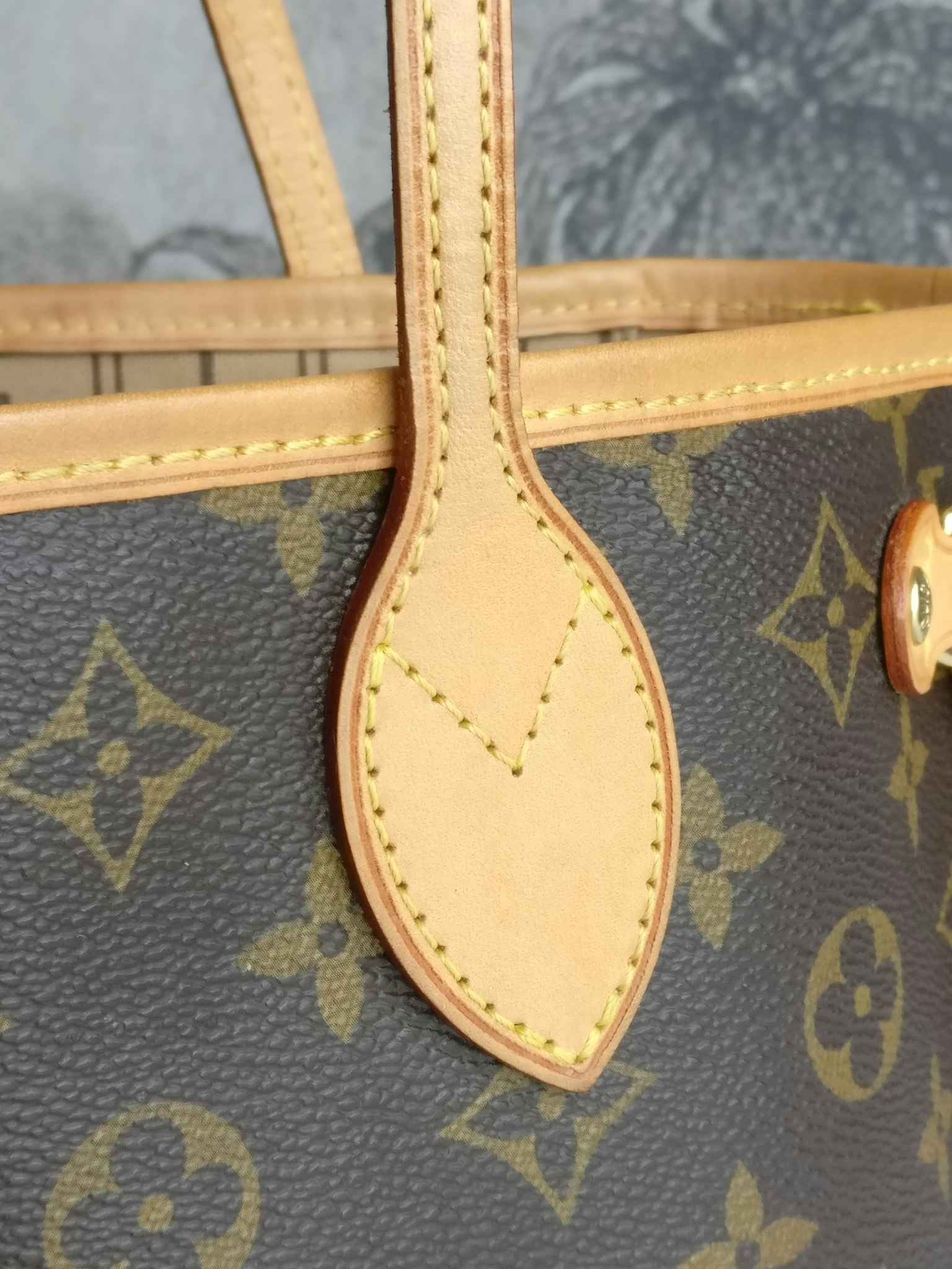Louis Vuitton Neverfull PM