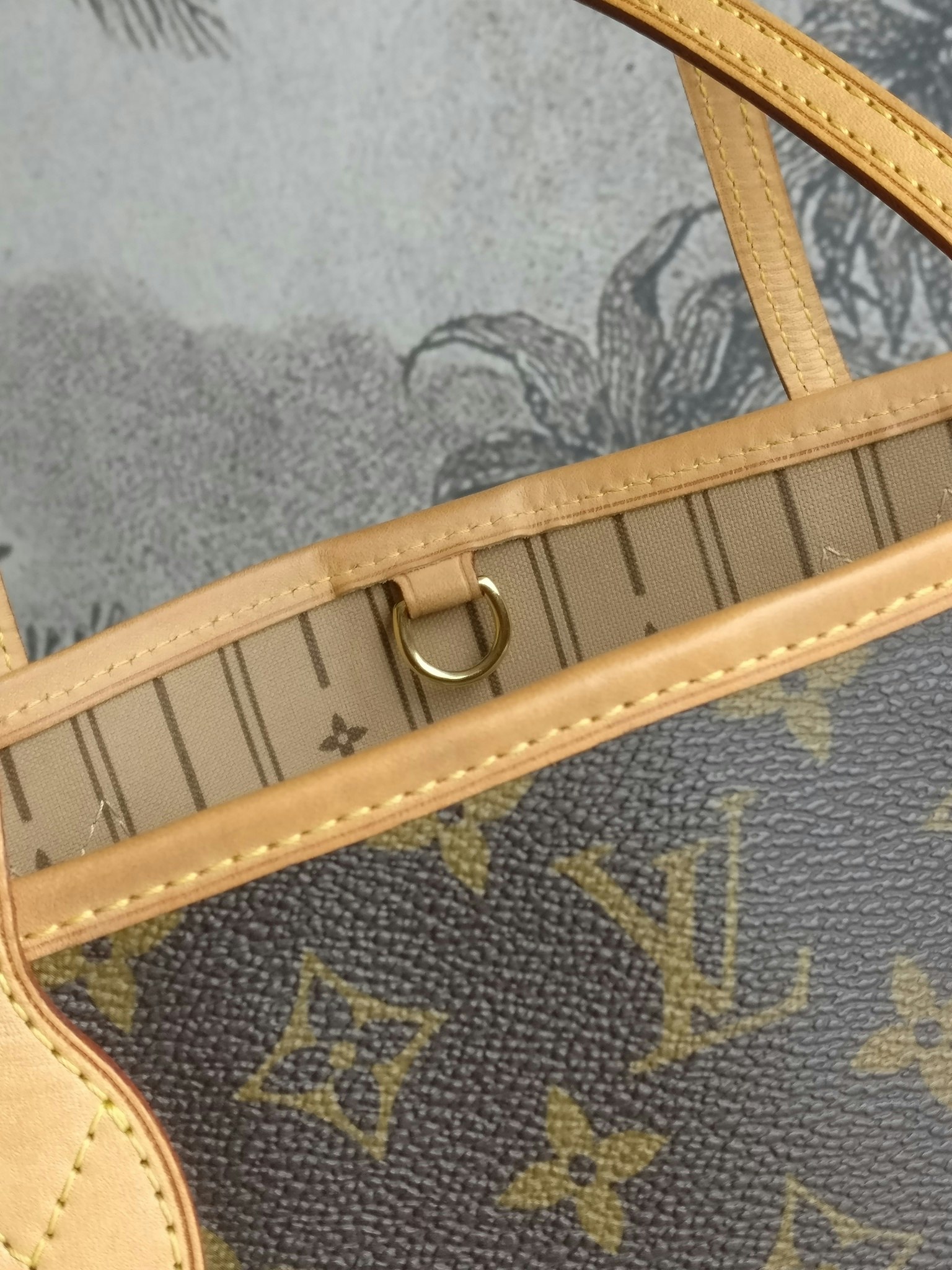 Louis Vuitton Neverfull PM
