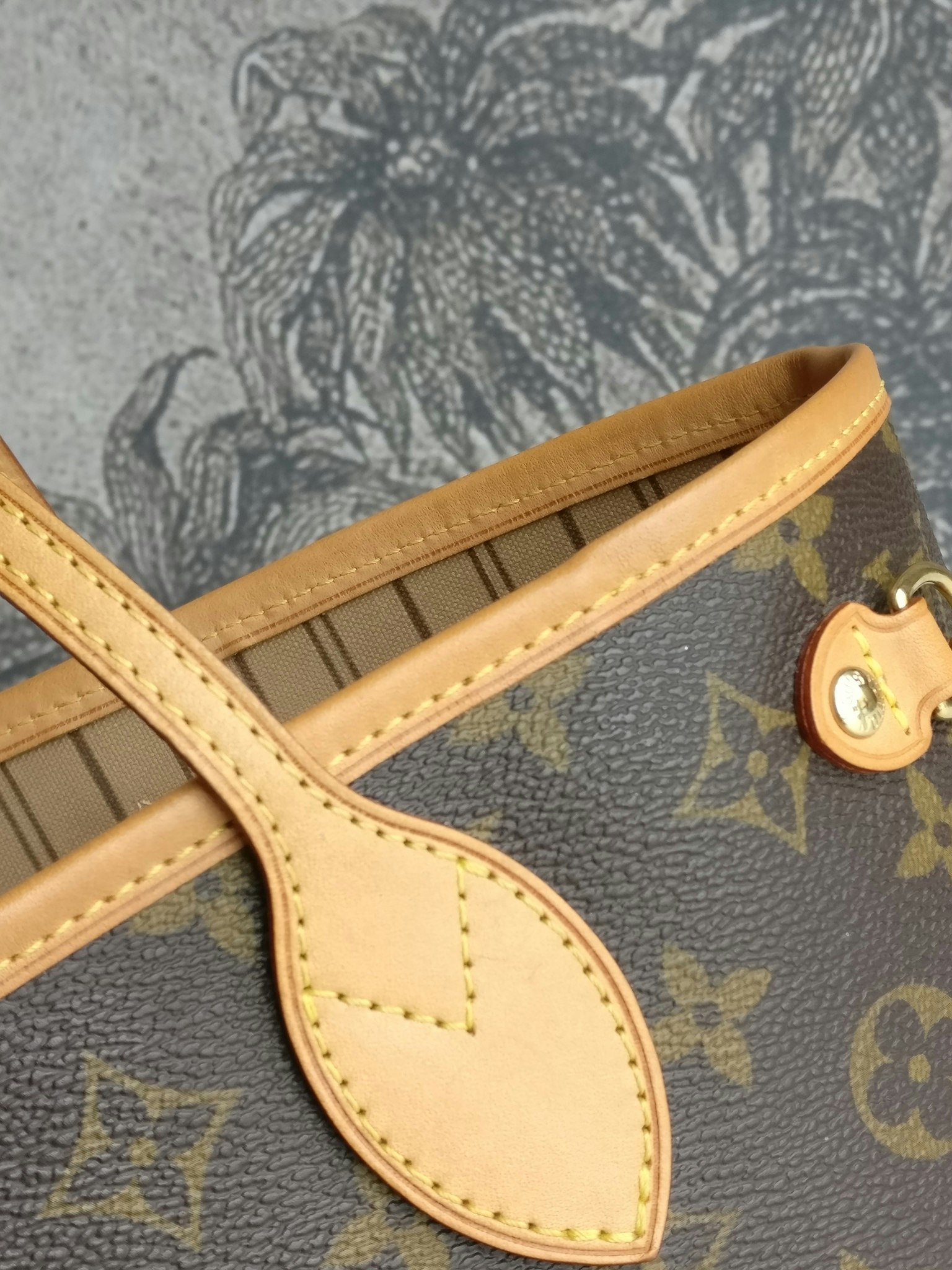 Louis Vuitton Neverfull PM