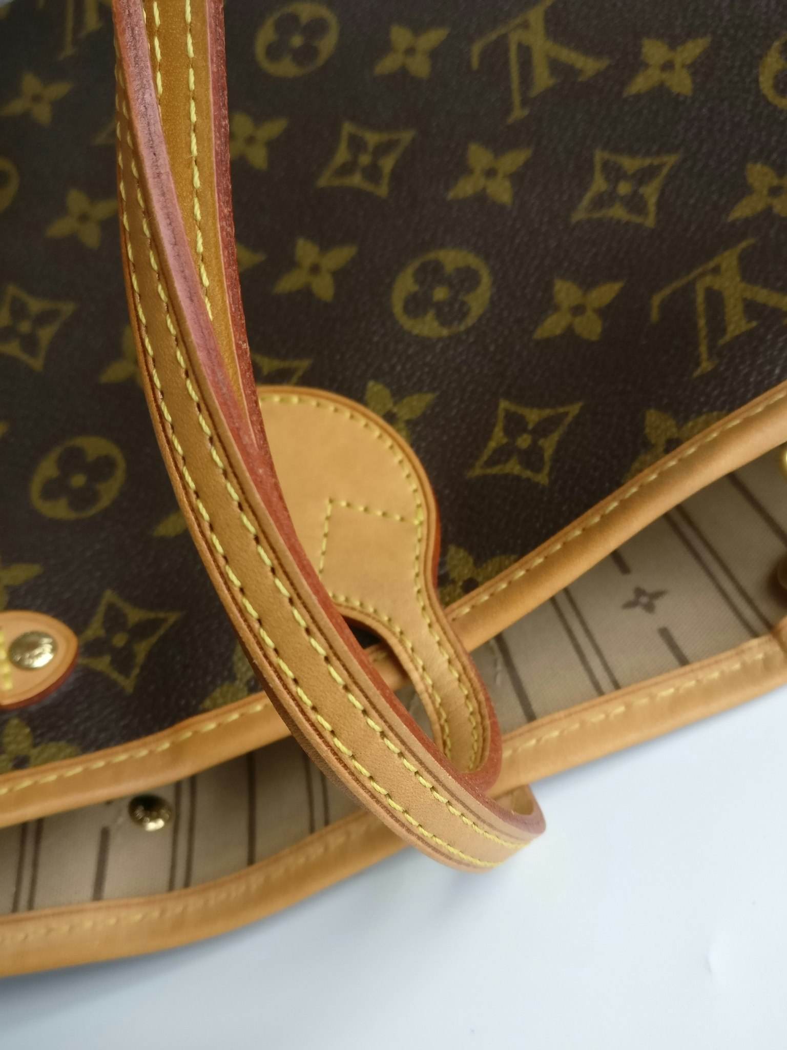 Louis Vuitton Neverfull PM