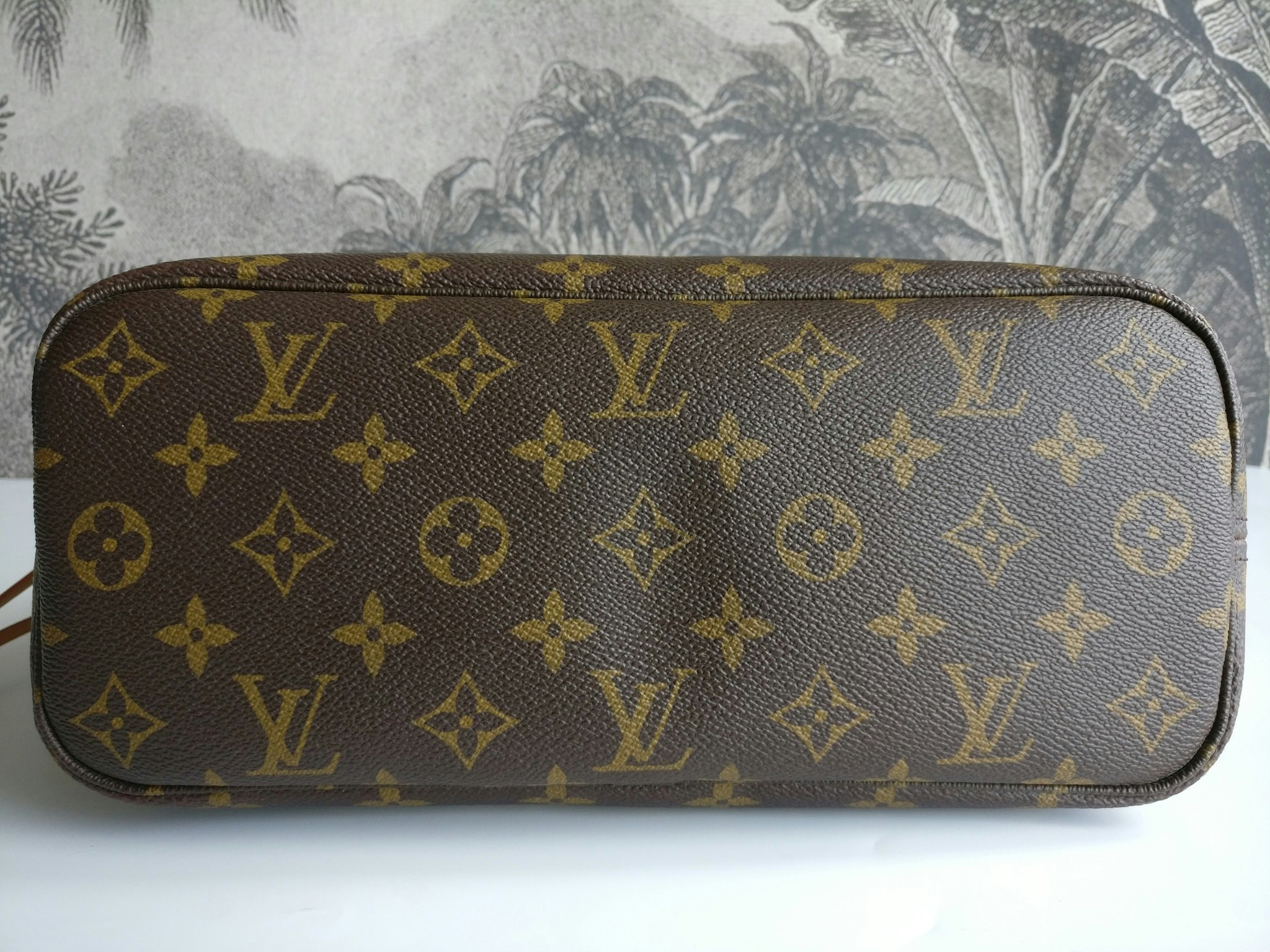 Louis Vuitton Neverfull PM