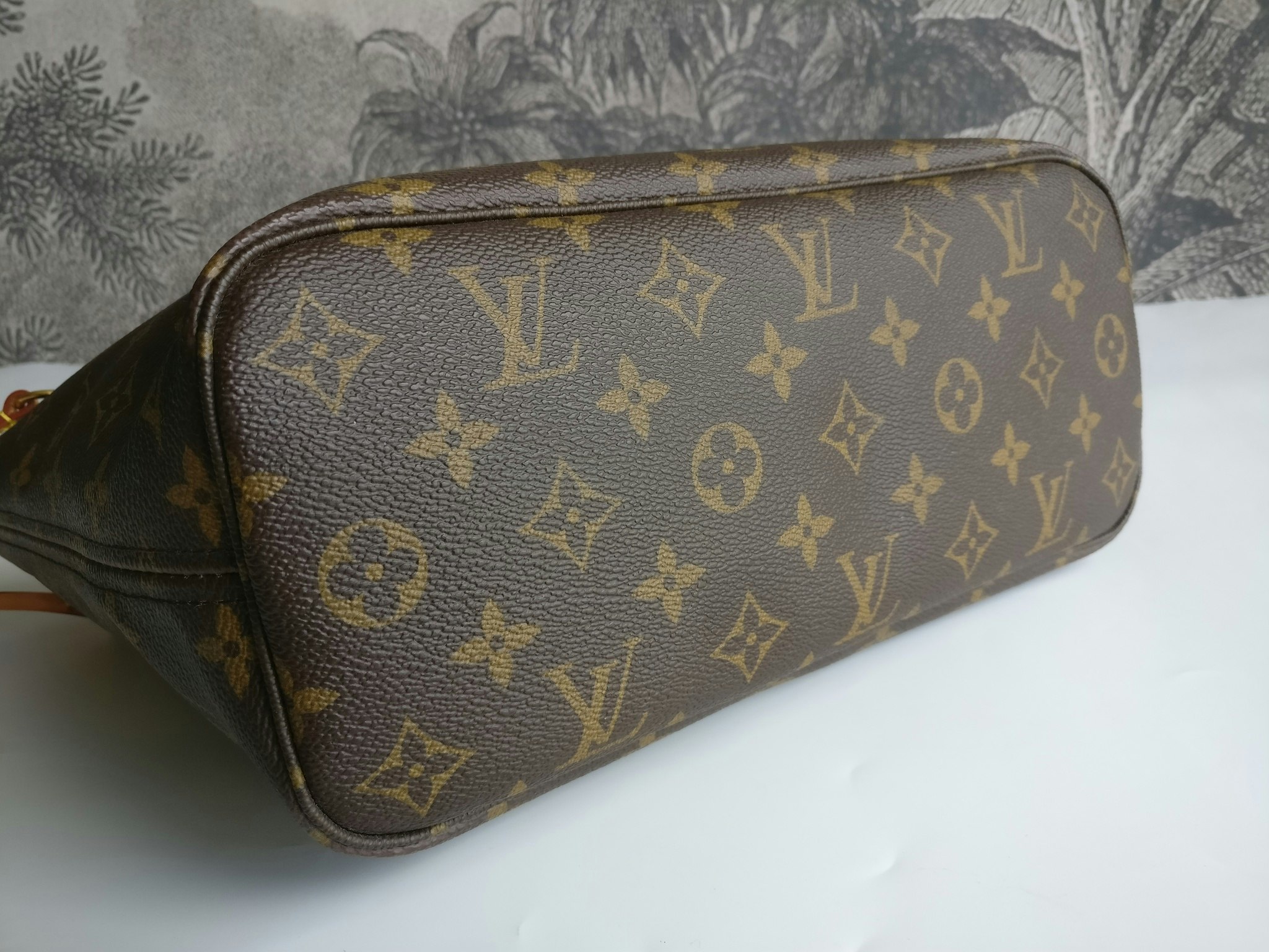 Louis Vuitton Neverfull PM