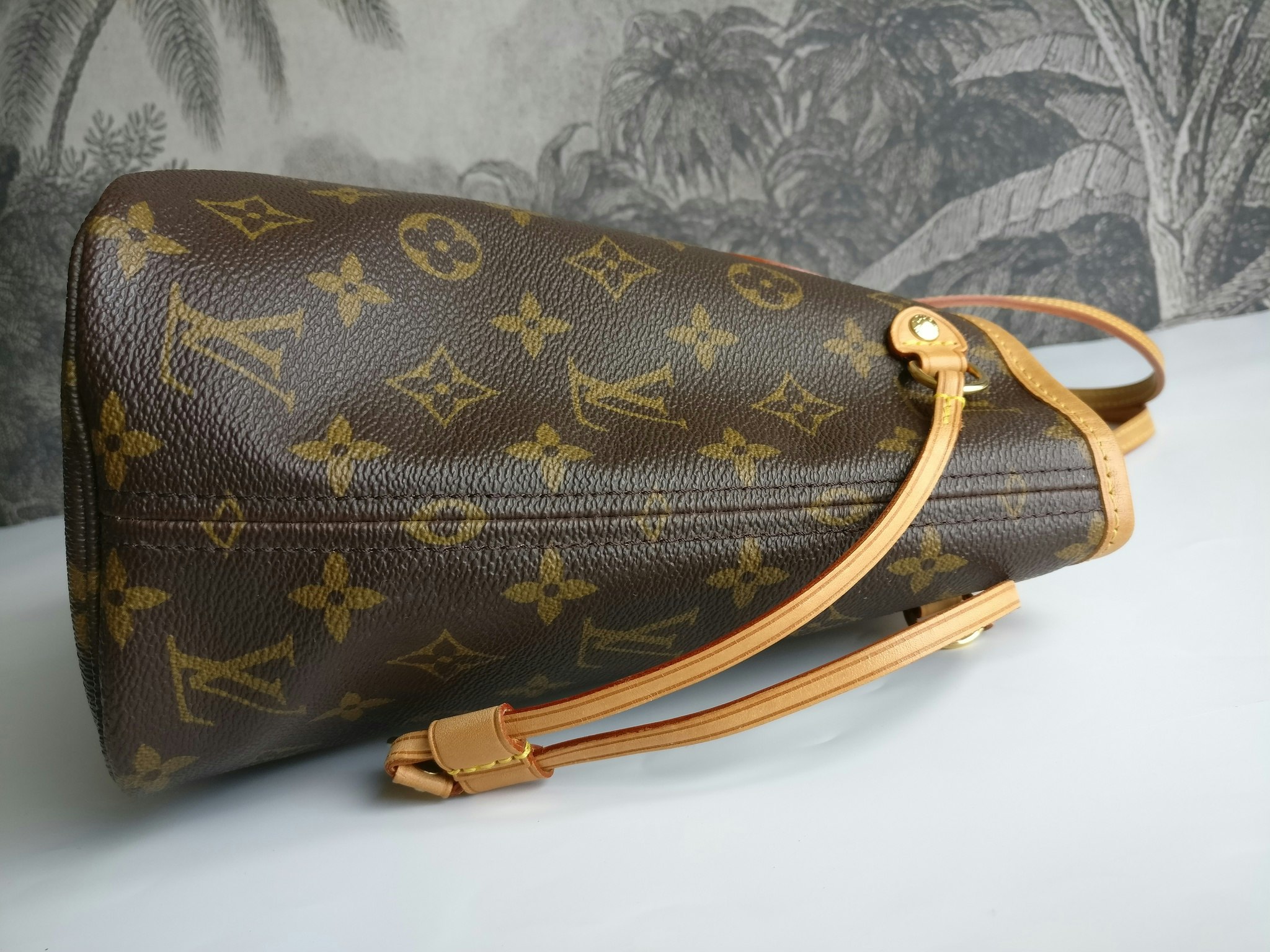 Louis Vuitton Neverfull PM