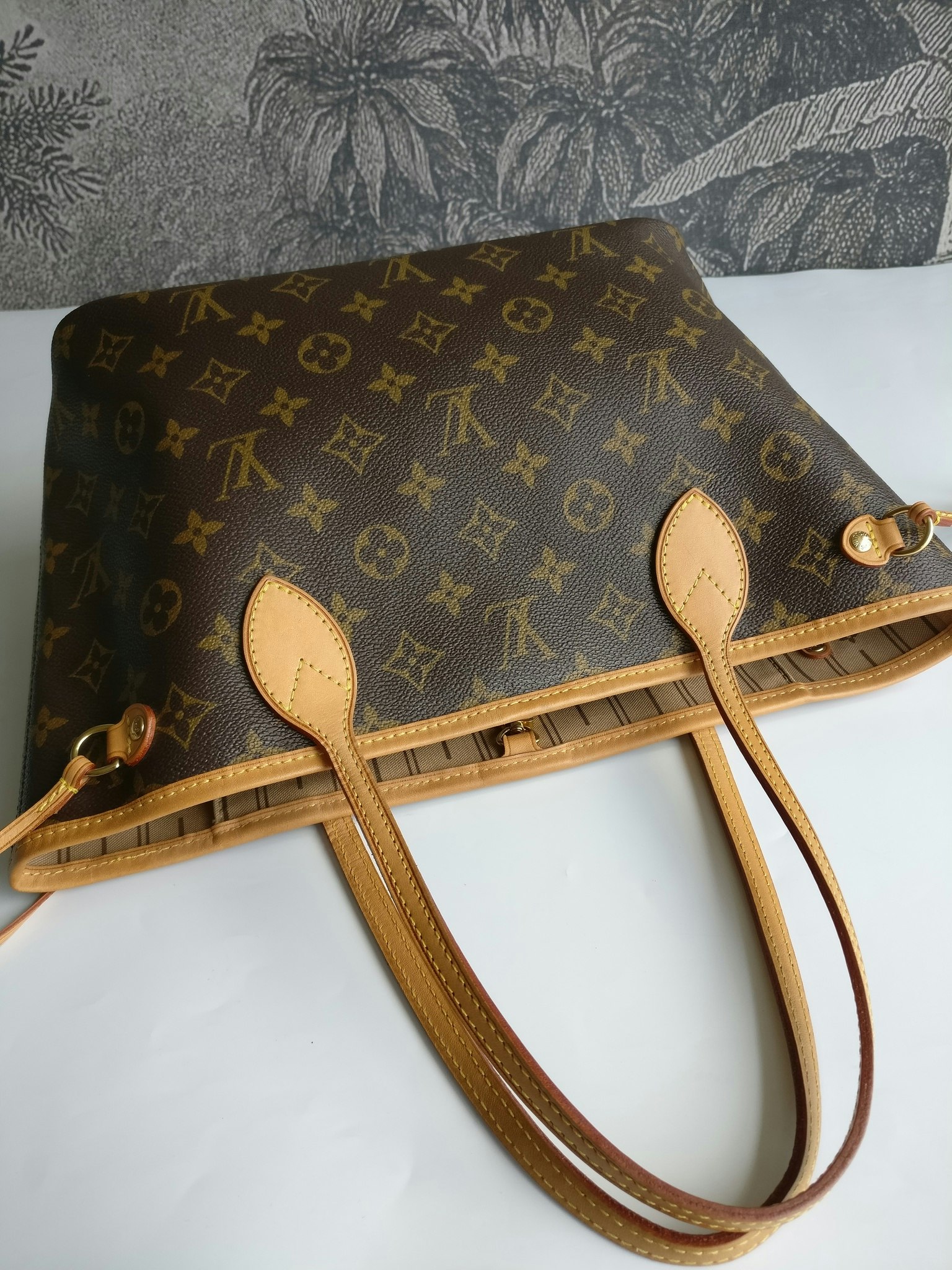 Louis Vuitton Neverfull PM
