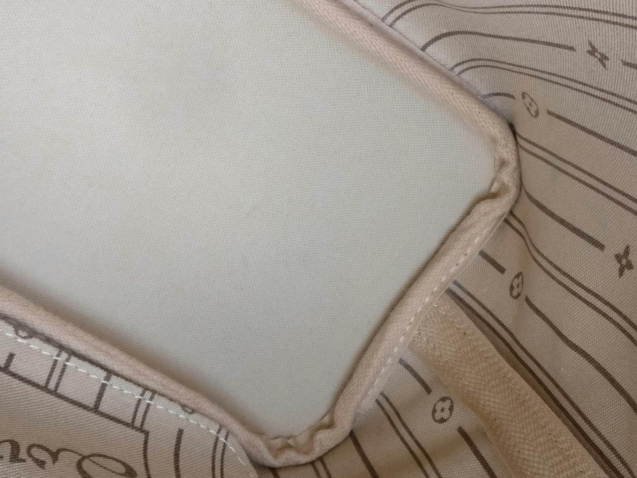 Louis Vuitton Neverfull PM