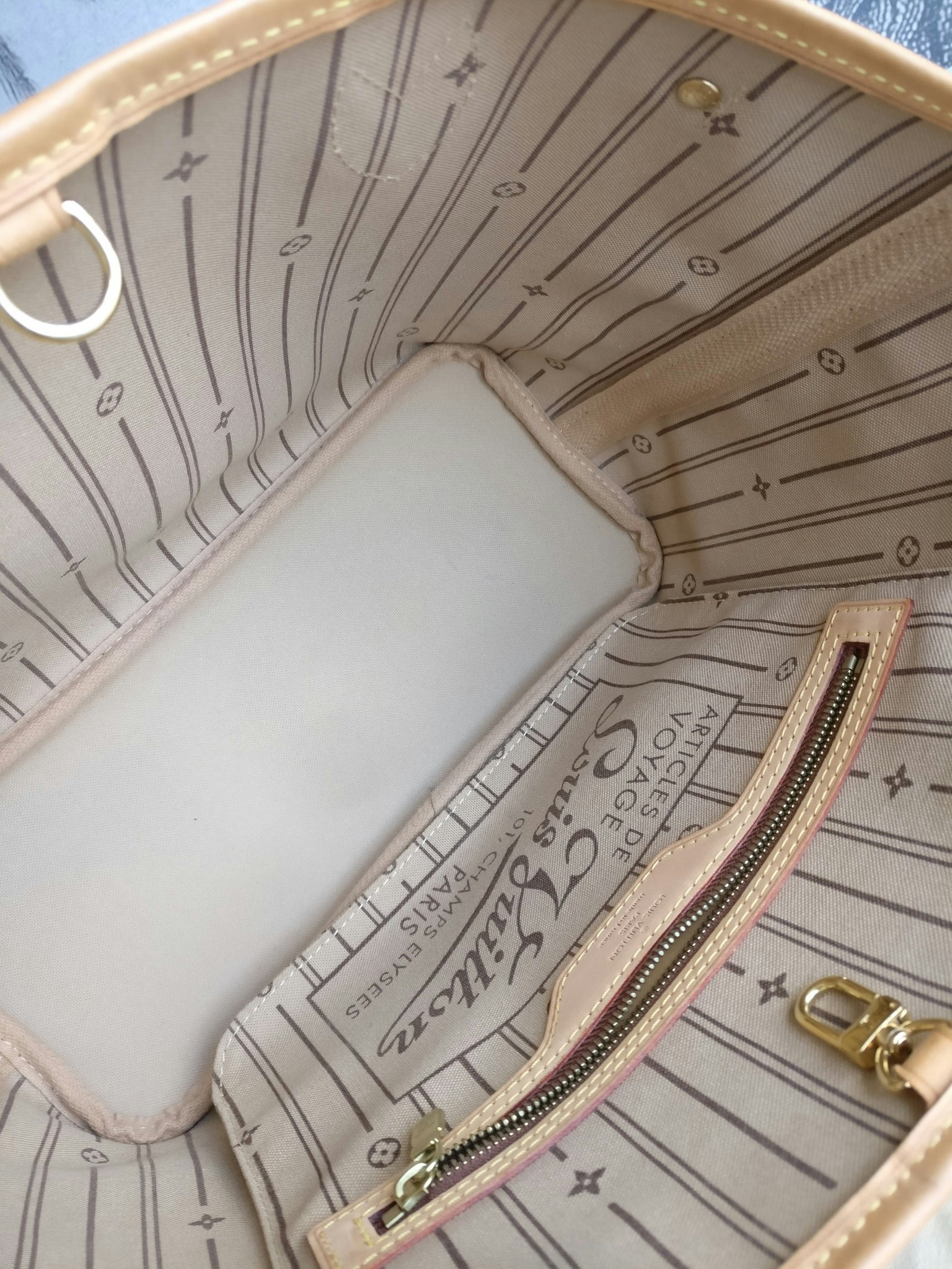Louis Vuitton Neverfull PM