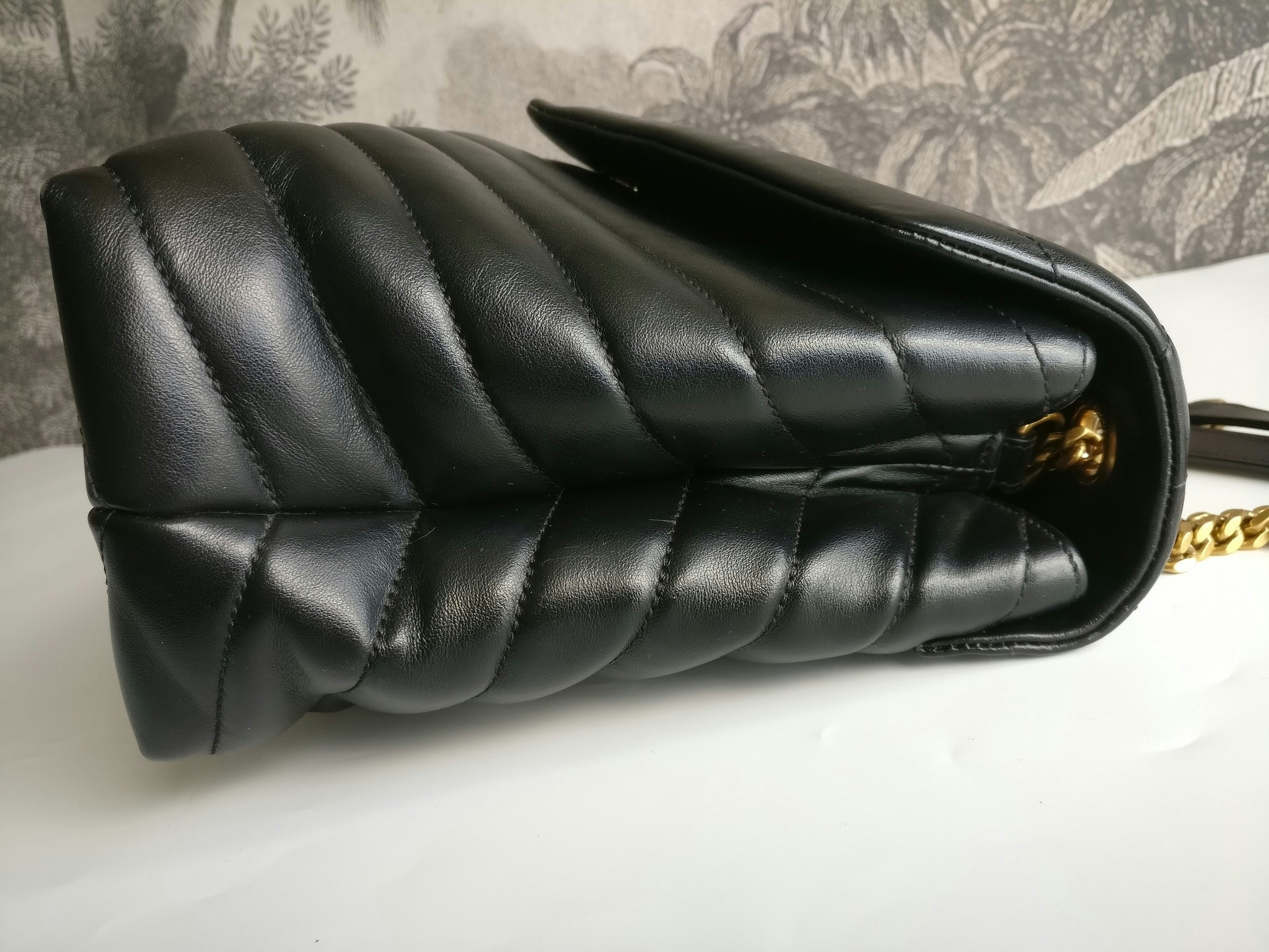 Saint Laurent LouLou Medium Y
