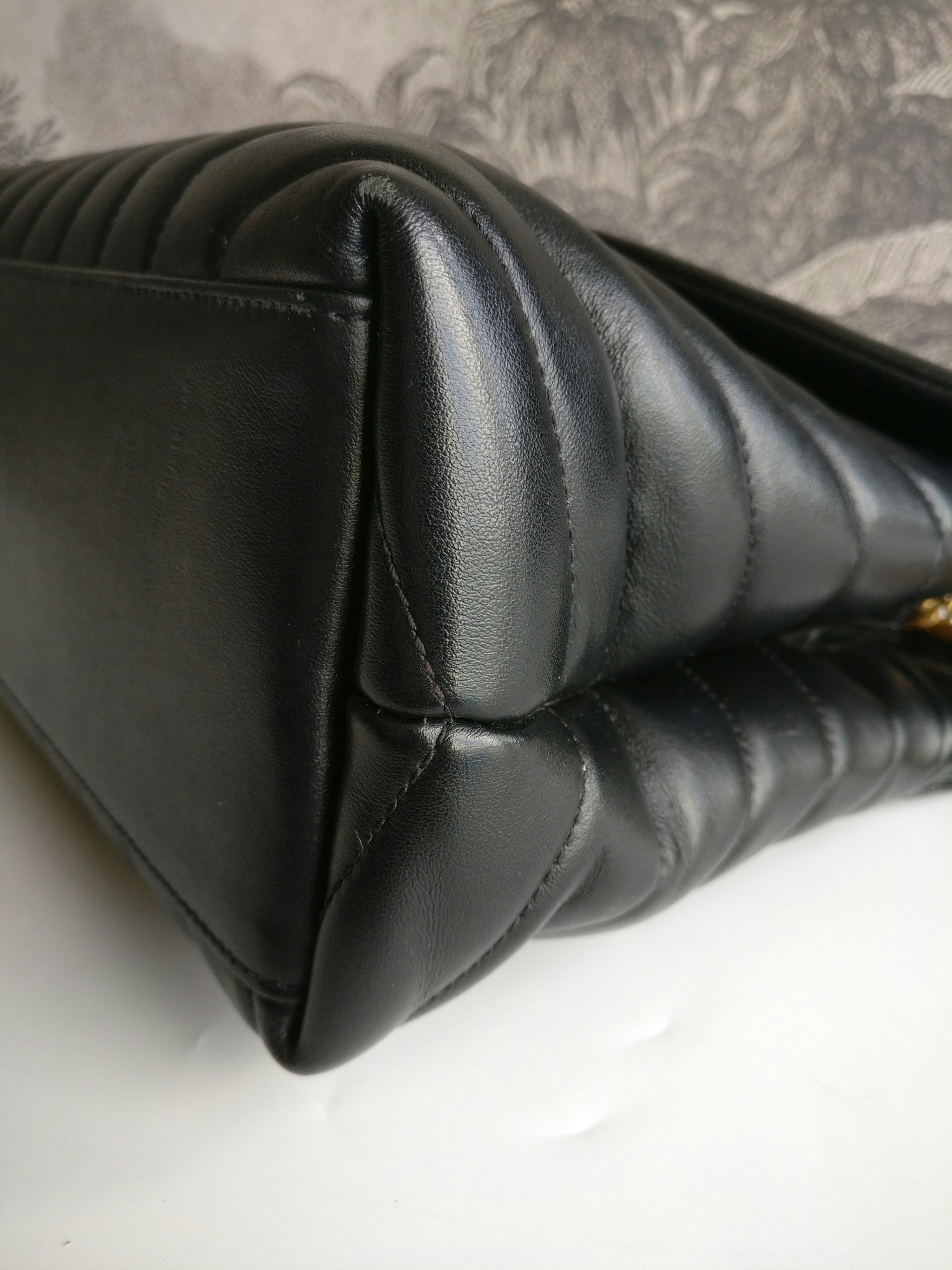 Saint Laurent LouLou Medium Y