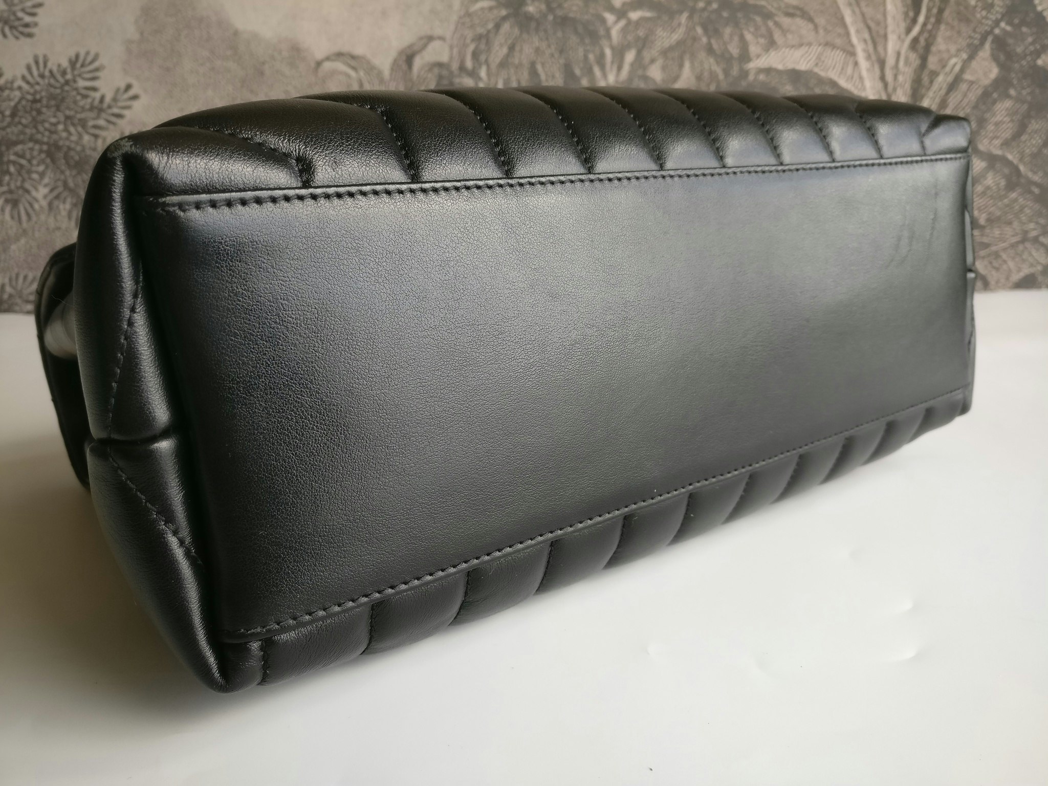 Saint Laurent LouLou Medium Y