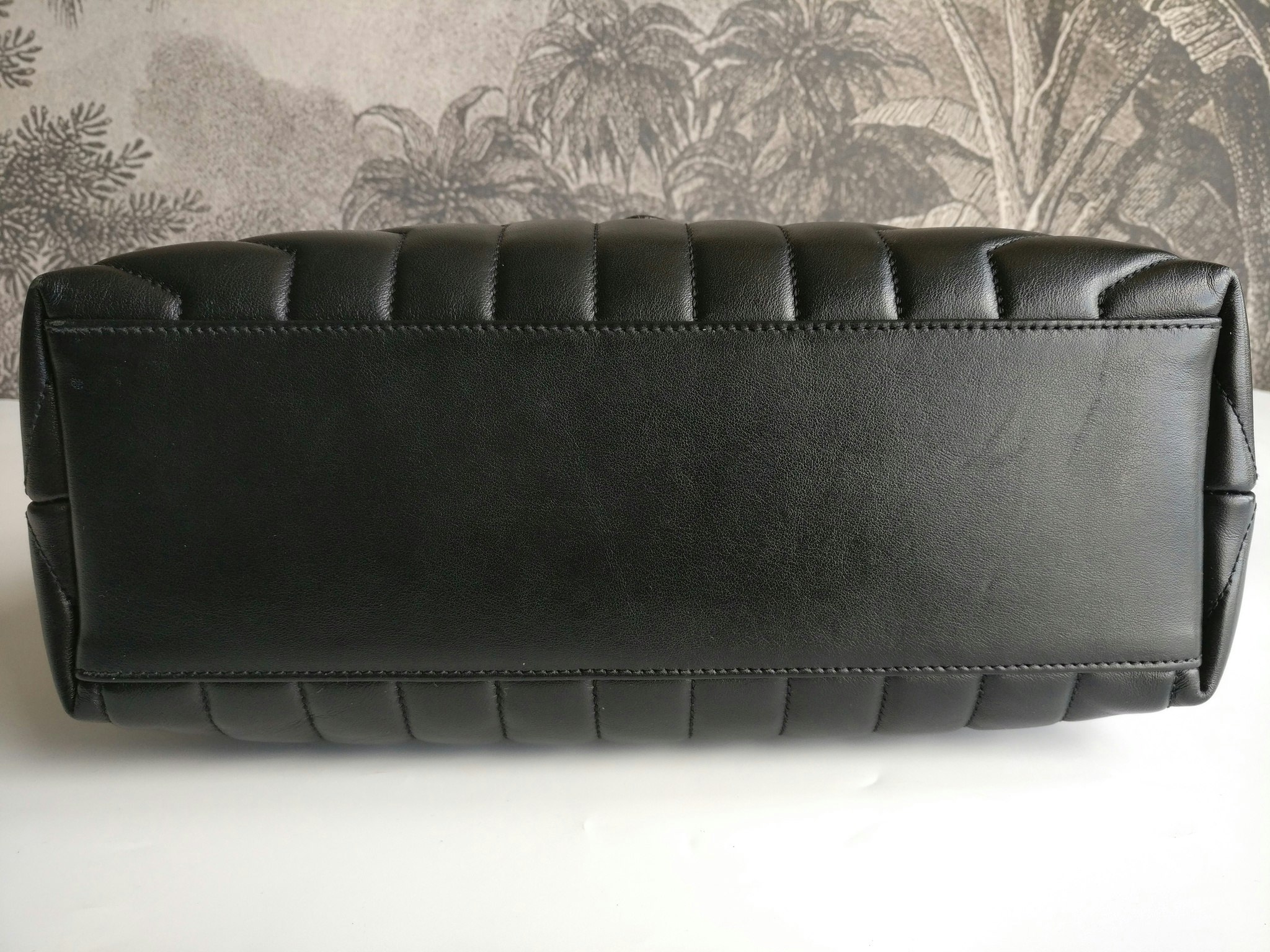 Saint Laurent LouLou Medium Y