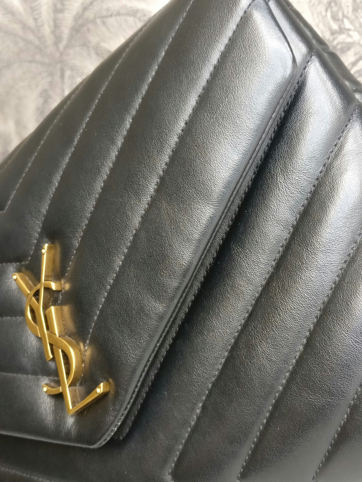 Saint Laurent LouLou Medium Y