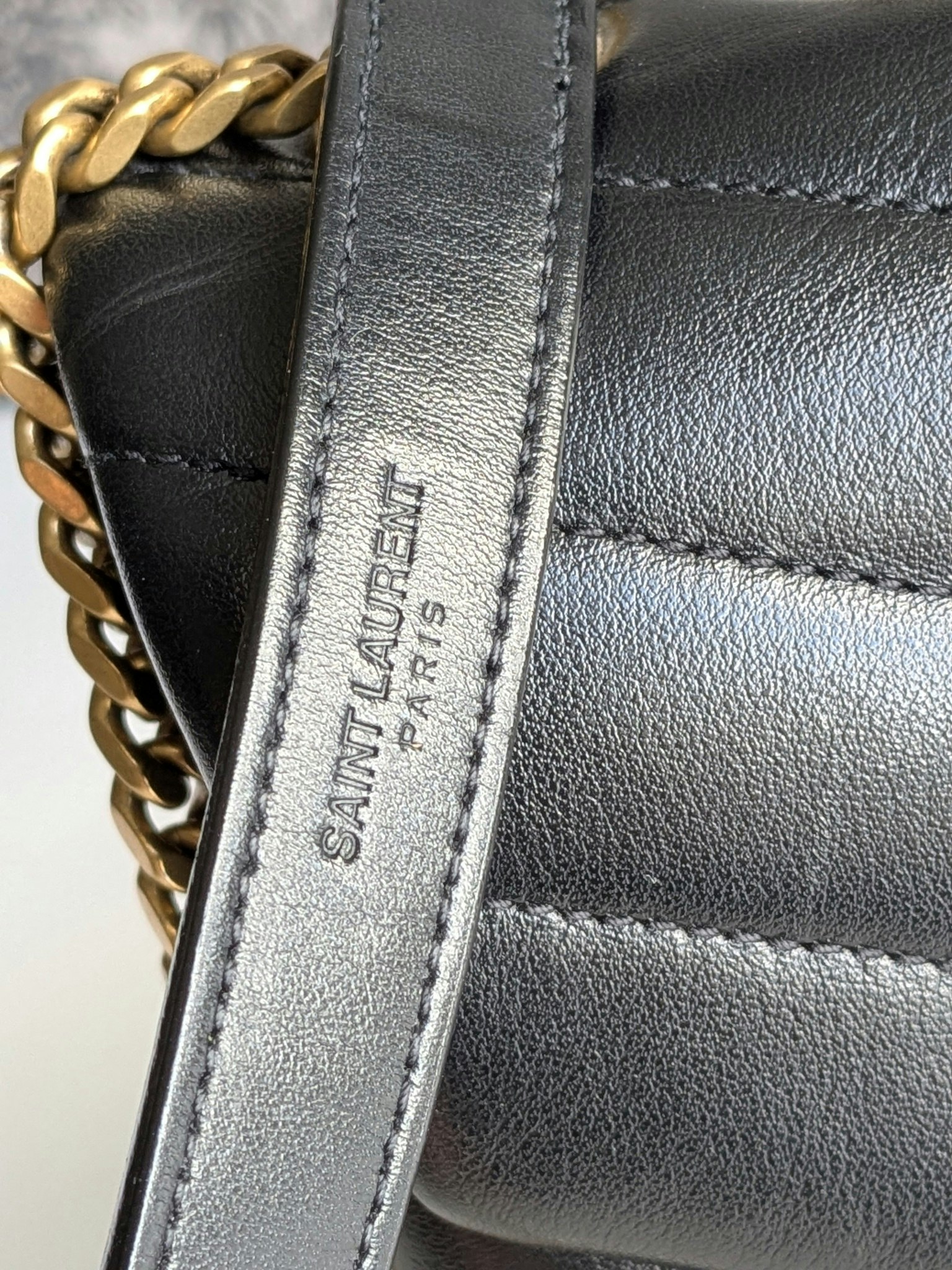 Saint Laurent LouLou Medium Y