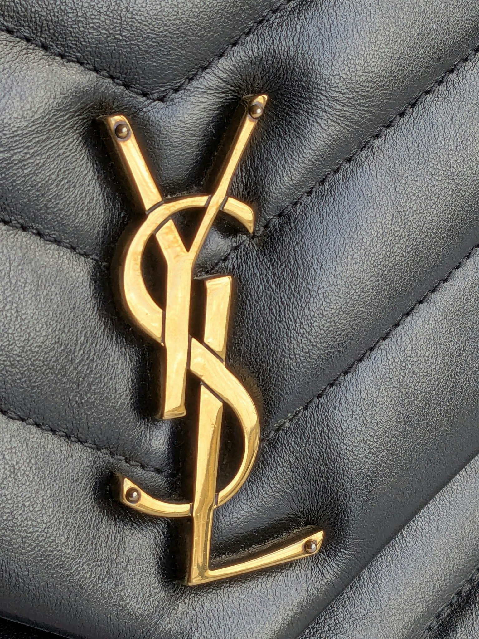 Saint Laurent LouLou Medium Y