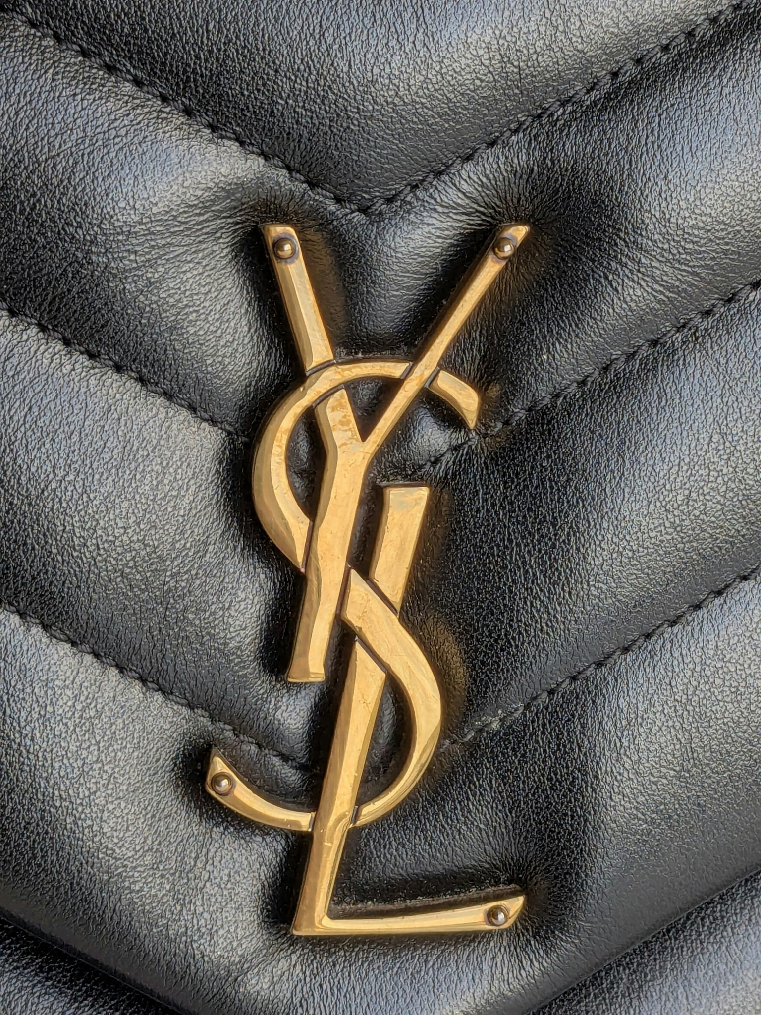 Saint Laurent LouLou Medium Y