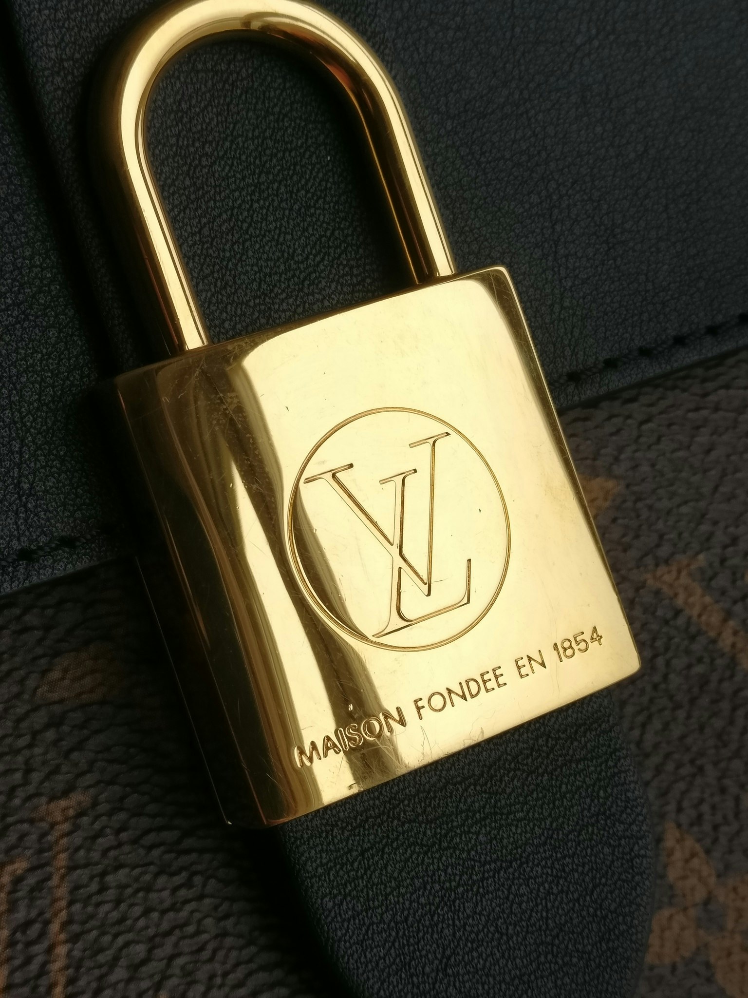 Louis Vuitton Locky BB black monogram