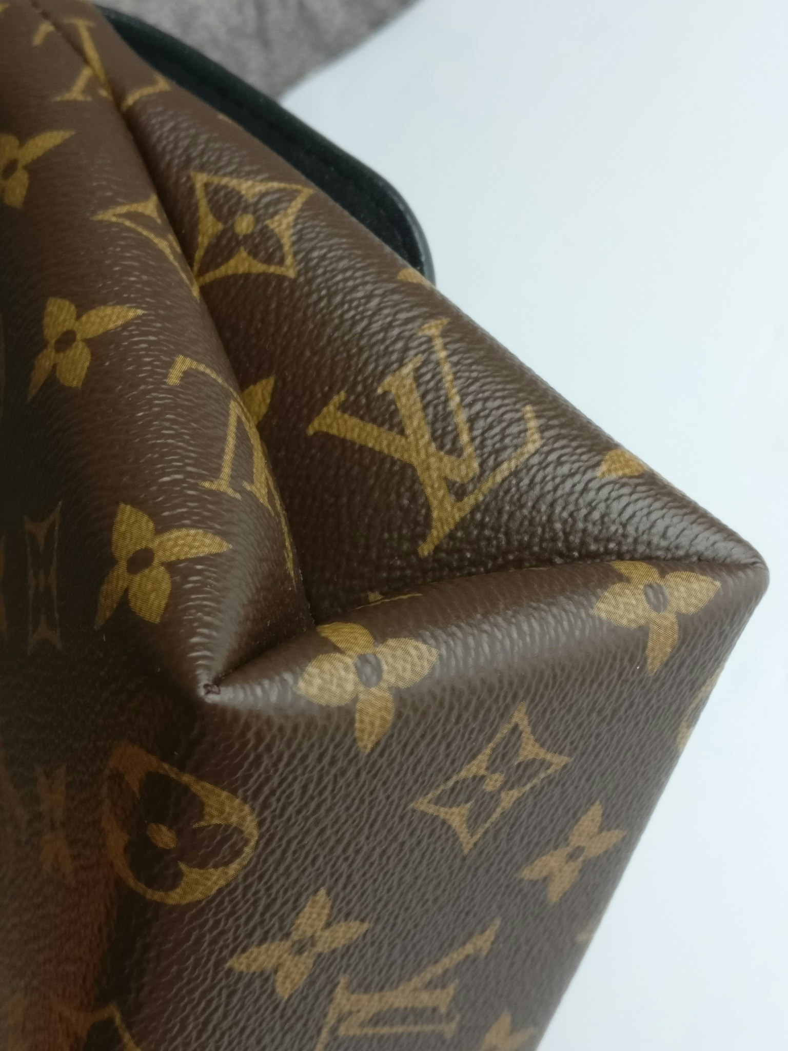 Louis Vuitton Locky BB black monogram