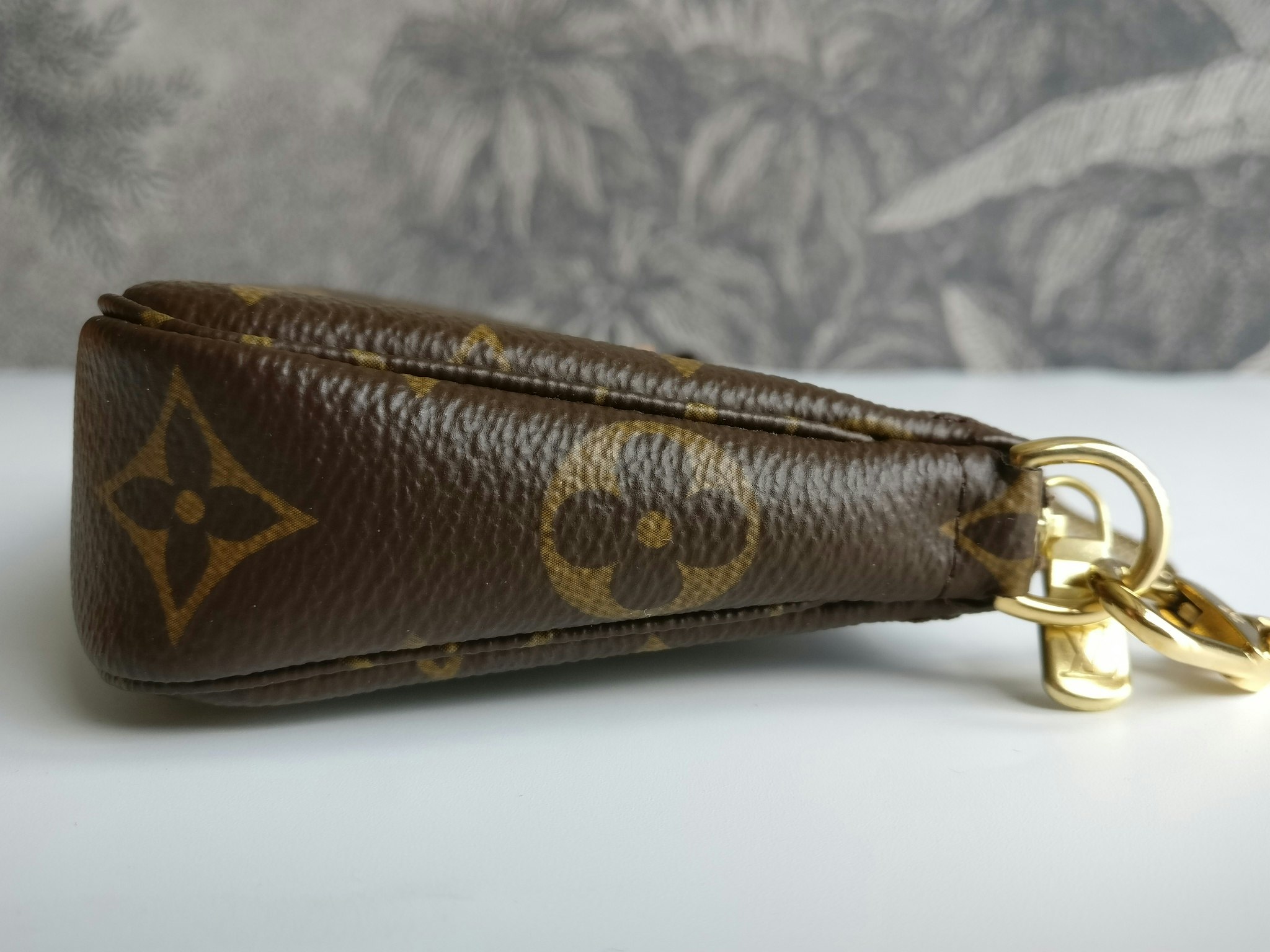 Louis Vuitton Mini Pochette Accessoires monogram