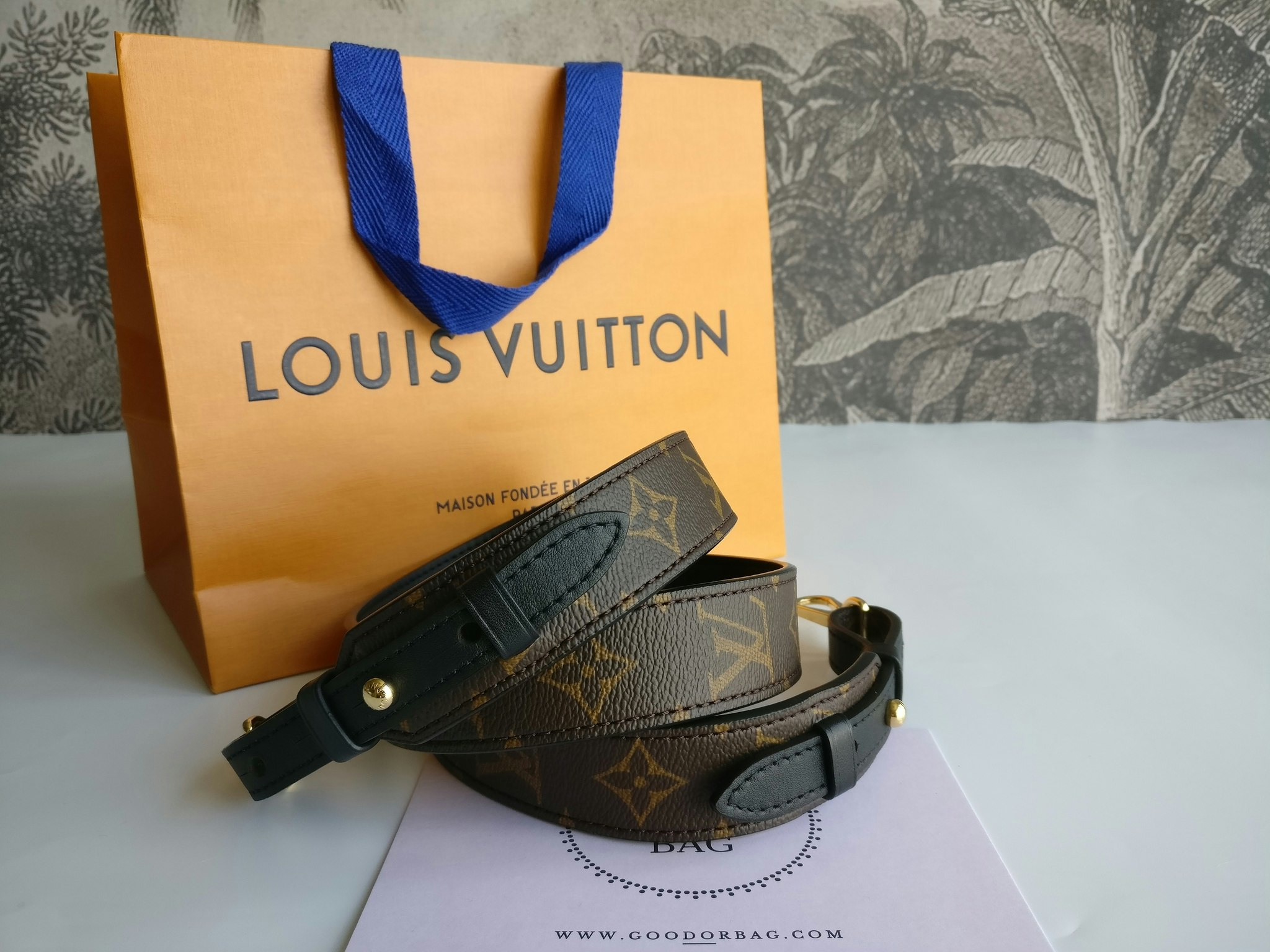 Louis Vuitton Bandouliere XL shoulder strap