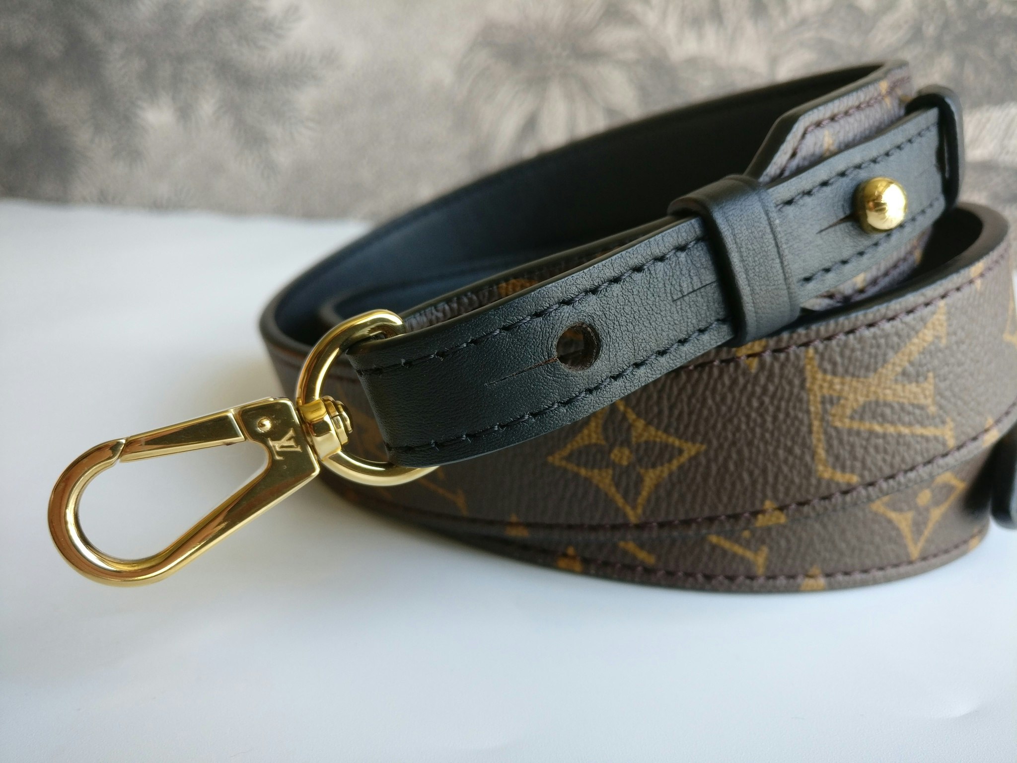 Louis Vuitton Bandouliere XL shoulder strap
