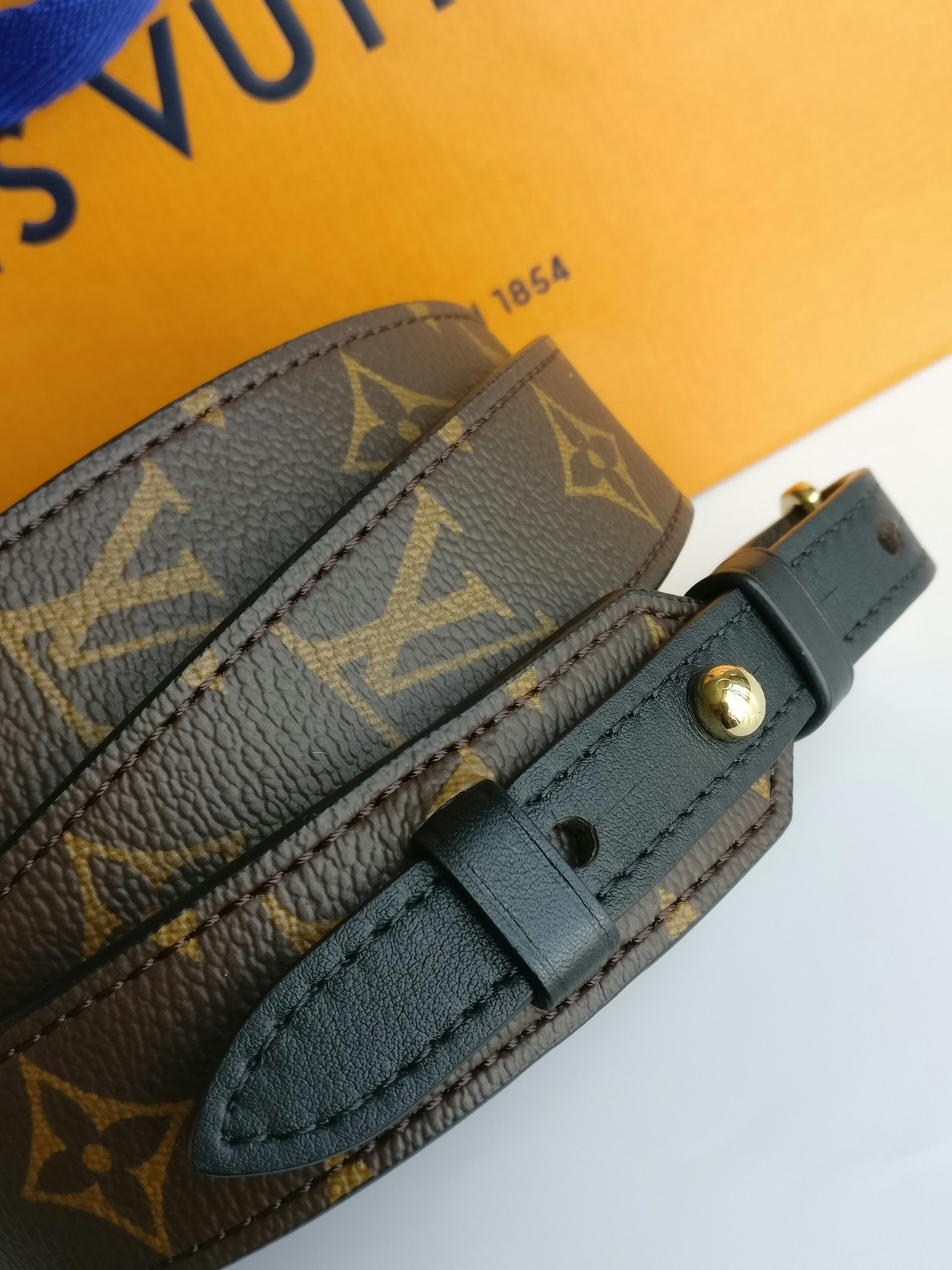 Louis Vuitton Bandouliere XL shoulder strap