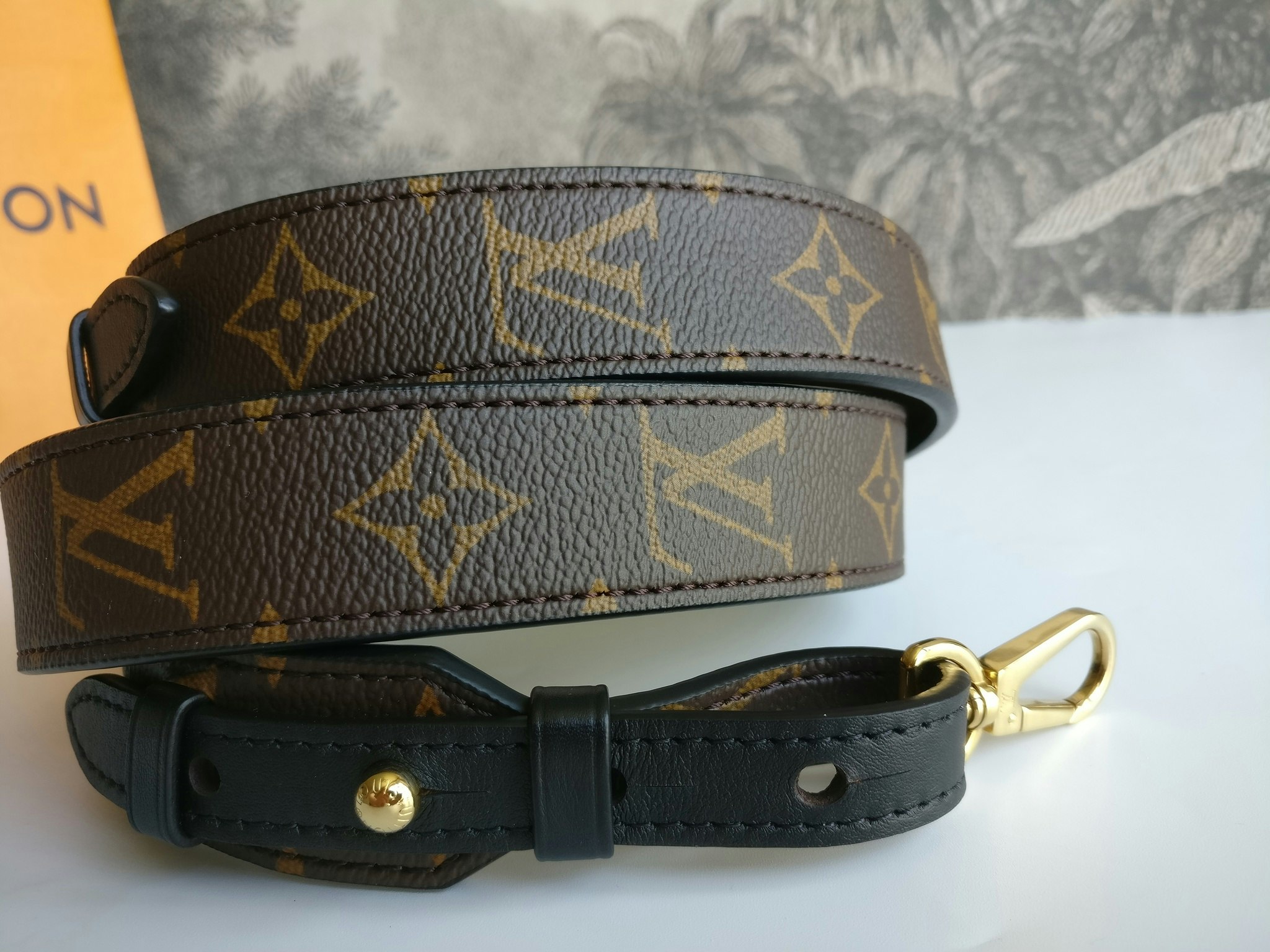 Louis Vuitton Bandouliere XL shoulder strap
