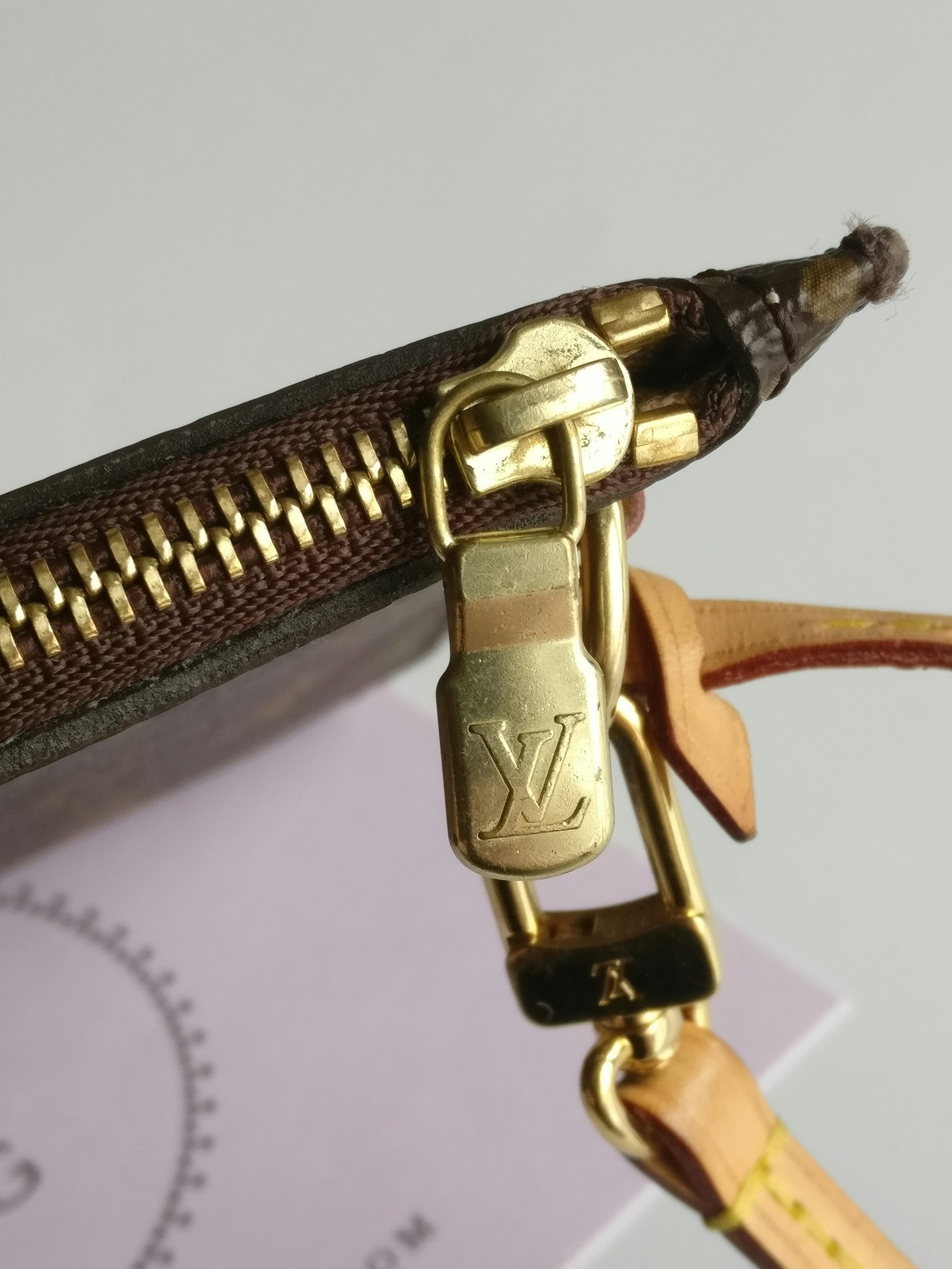 Louis Vuitton Neverfull MM/GM pouch