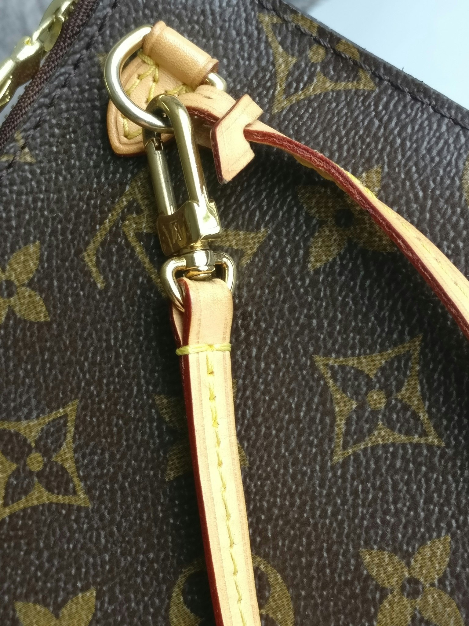 Louis Vuitton Neverfull MM/GM pouch