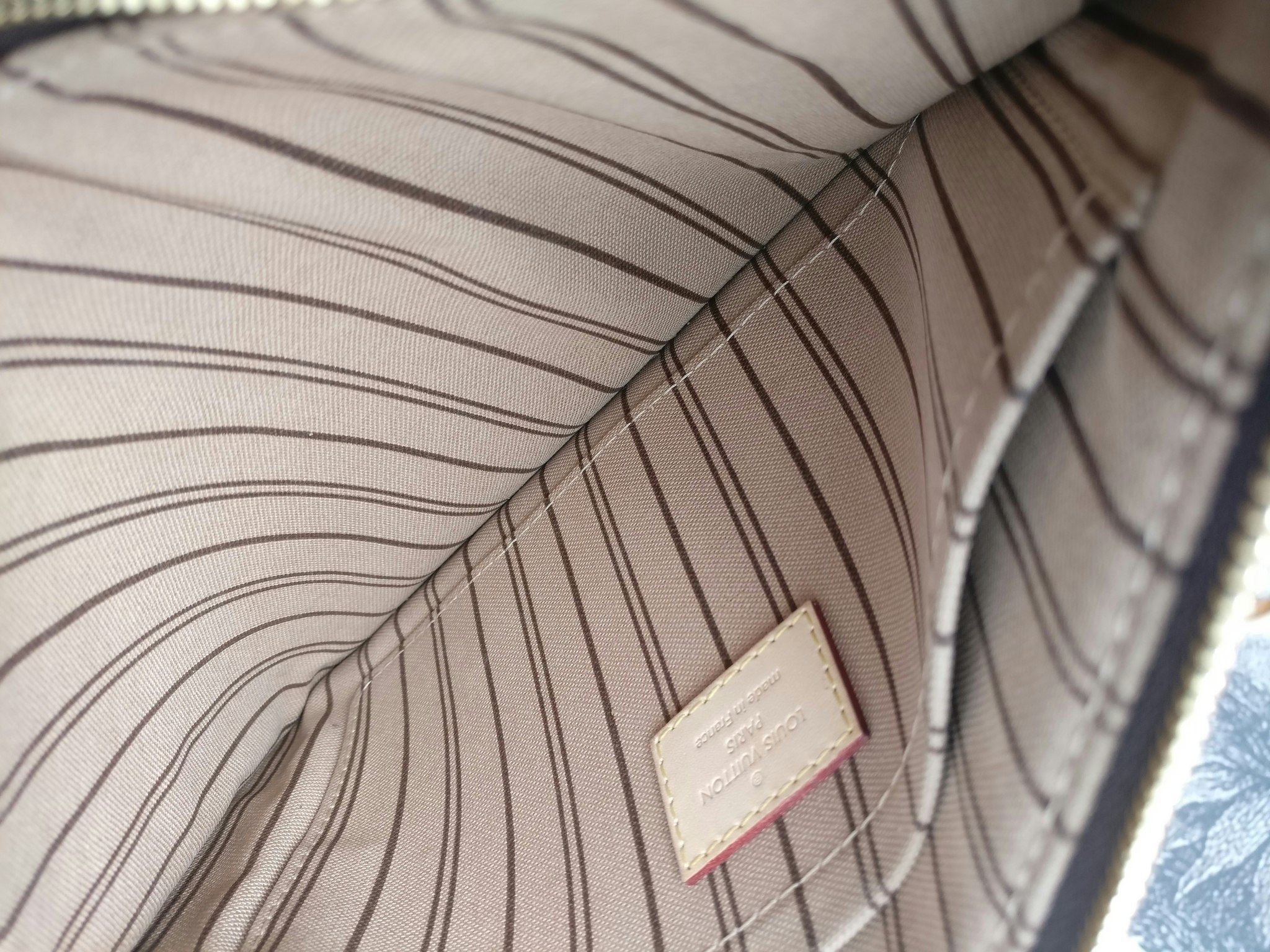 Louis Vuitton Neverfull MM/GM pouch