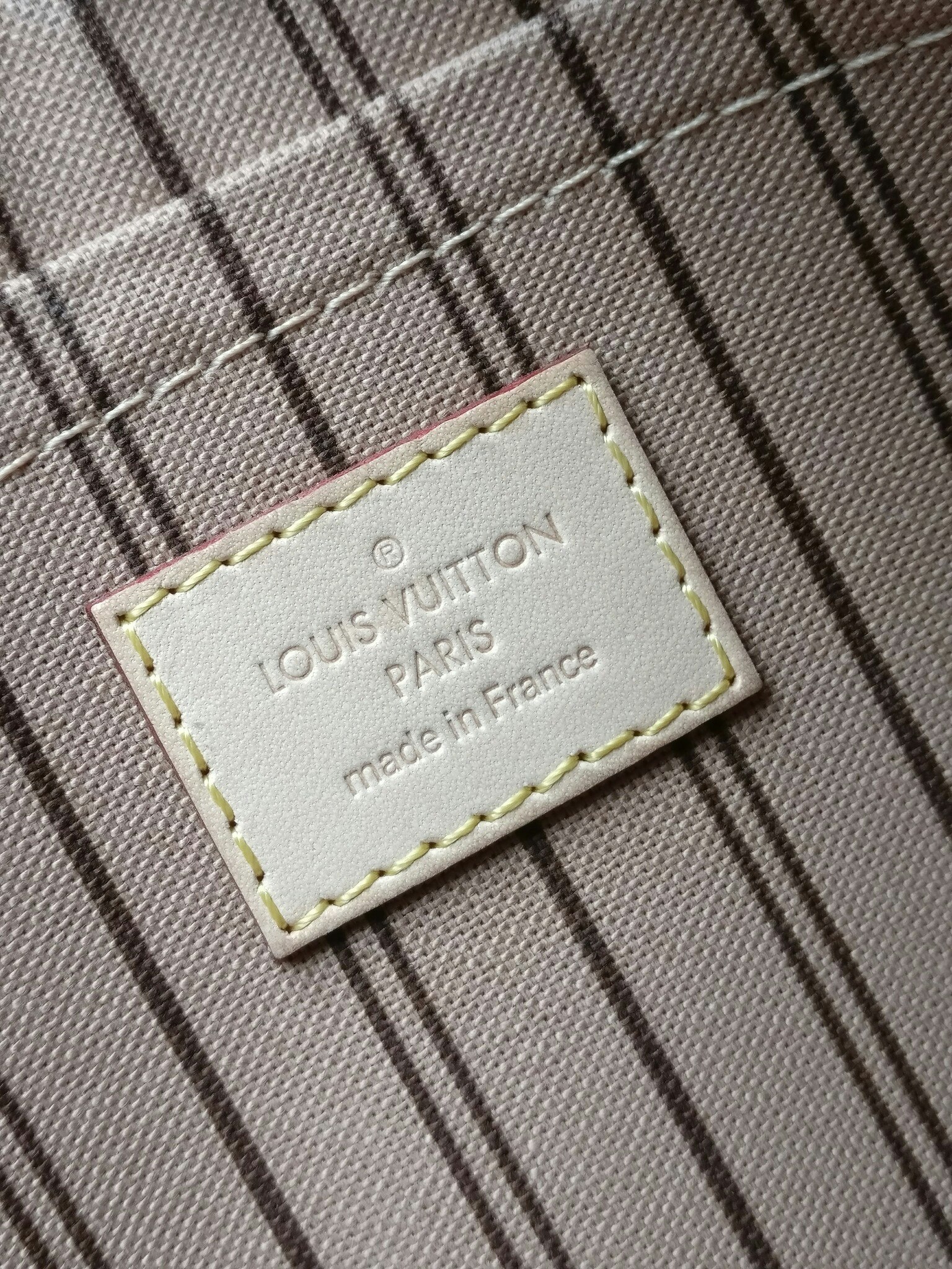 Louis Vuitton Neverfull MM/GM pouch